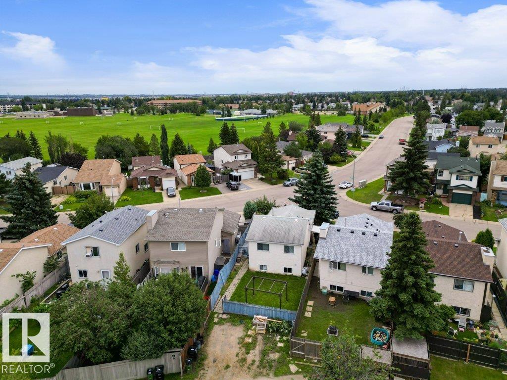 http://cdnparap120.paragonrels.com/ParagonImages/Property/p12/RAE/225366233/47/0/0/dcc2213d29fe4ef3fa7e64351e426fbb/1/1e376a899d995c9893774575c5f8e11a/225366233-b0fb0a48-031d-499d-adf4-c8c770bed103.JPG