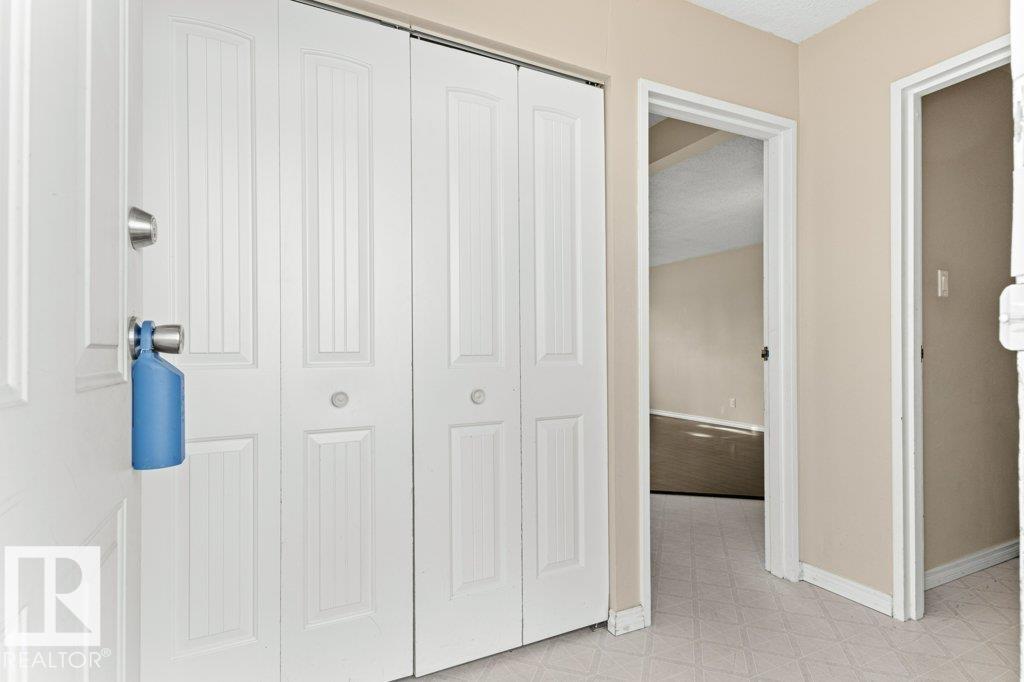 http://cdnparap120.paragonrels.com/ParagonImages/Property/p12/RAE/225366235/11/0/0/e88b9ff774c4e962ea250cc96a09cb46/1/4fa0cf1ed43ffcd9dd19e347a353a260/225366235-b3d85377-8511-40b6-8a83-89b118be9819.JPG