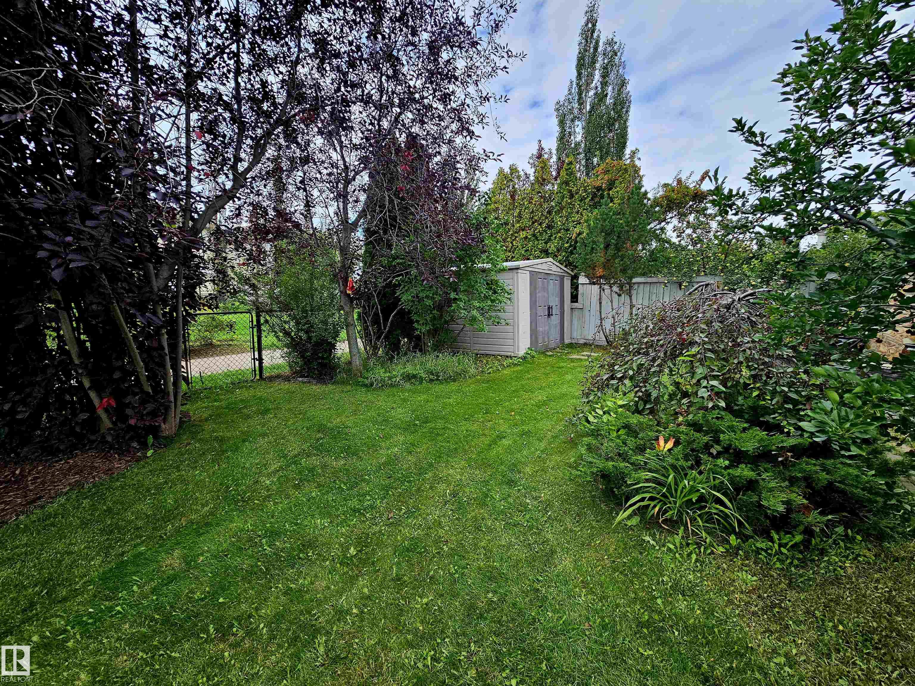 http://cdnparap120.paragonrels.com/ParagonImages/Property/p12/RAE/225366242/63/0/0/b2ef3c9e46c563087bc0463e28e32155/1/61c5498aa4b9c67e92da5cd27f5fd74b/225366242-66309dc9-3a98-48dd-90ed-cfd45699a71b.JPG