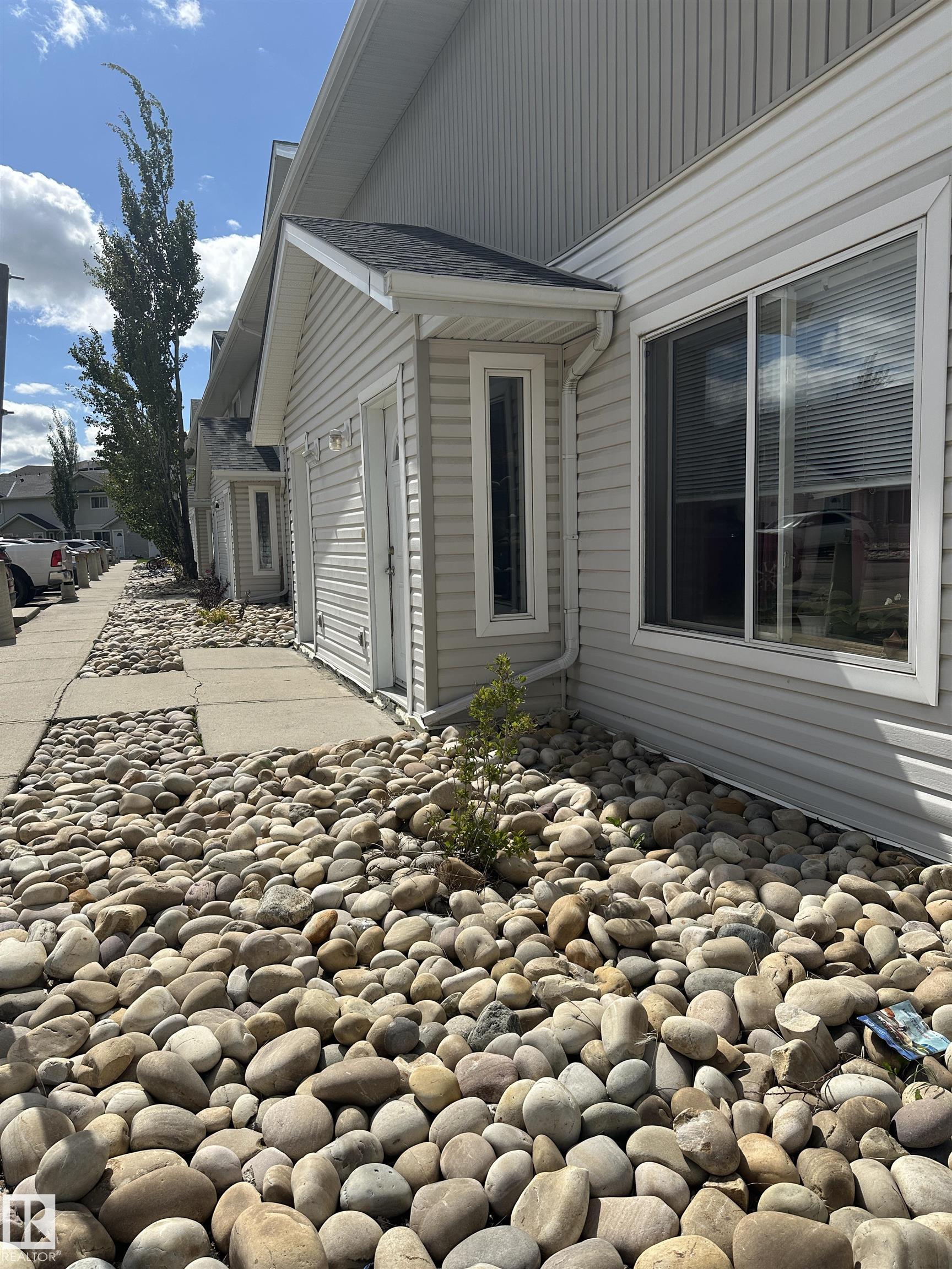 Photo 2 at 137 - 180 Bridgeport Boulevard, Bridgeport, Leduc