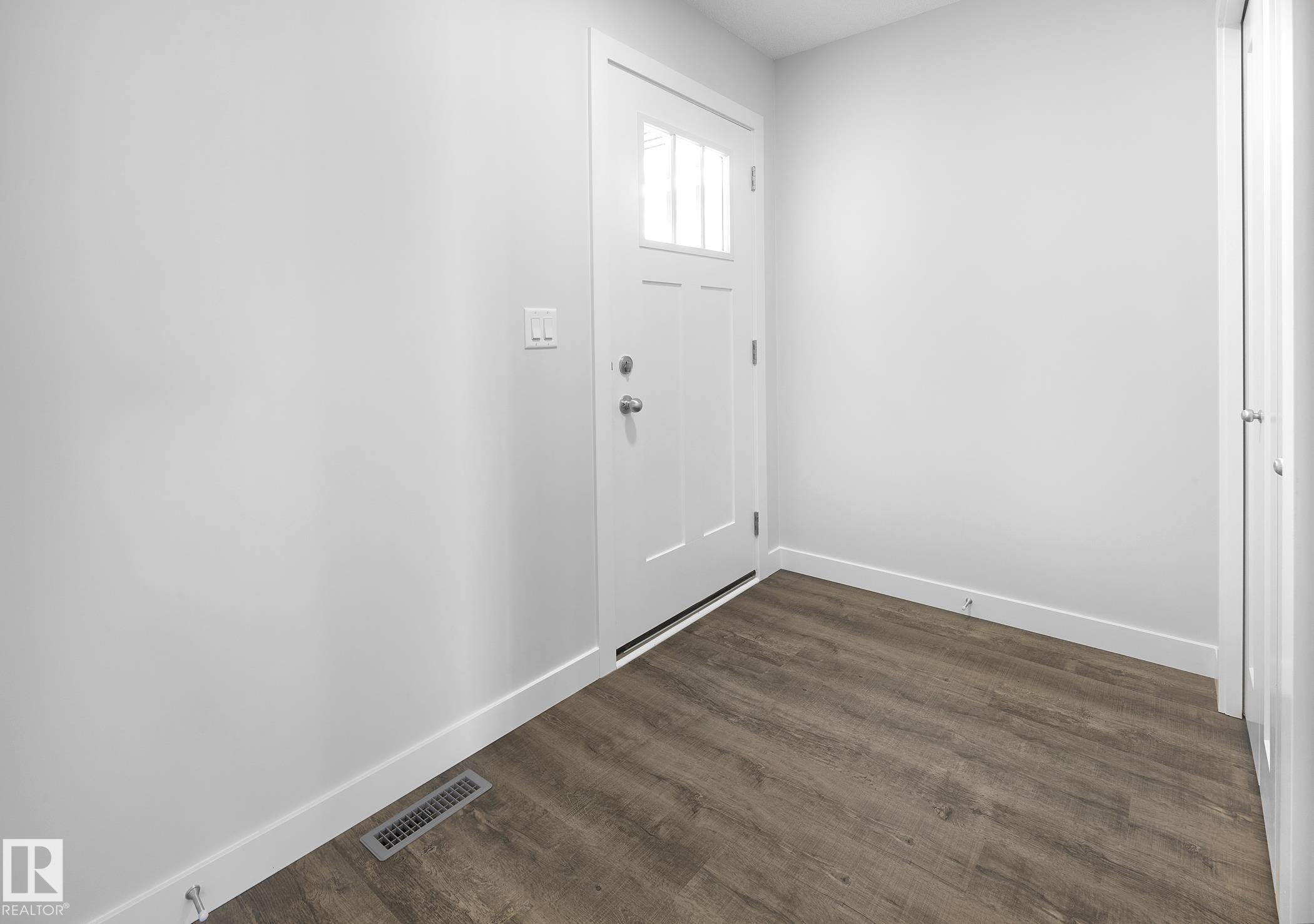 Photo 4 at 760 Berg Loop, Black Stone, Leduc