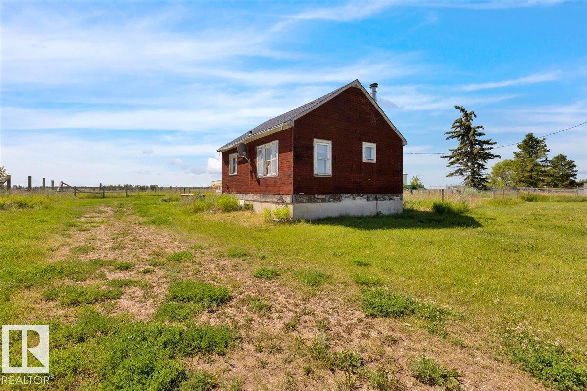 Photo 13 at 23427 Twp Rd 574, None, Rural Sturgeon County