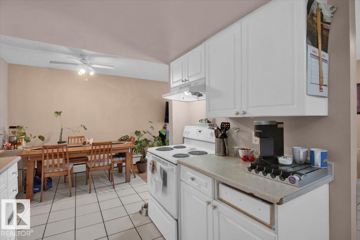 http://cdnparap120.paragonrels.com/ParagonImages/Property/p12/RAE/225366461/15/0/0/15674e38defcaa5d05a885e2be35343b/1/e4b518d7a22e2c05fe3b0e4c7a3908c7/225366461-993dd448-ece3-4622-a898-8b7983e81431.JPG