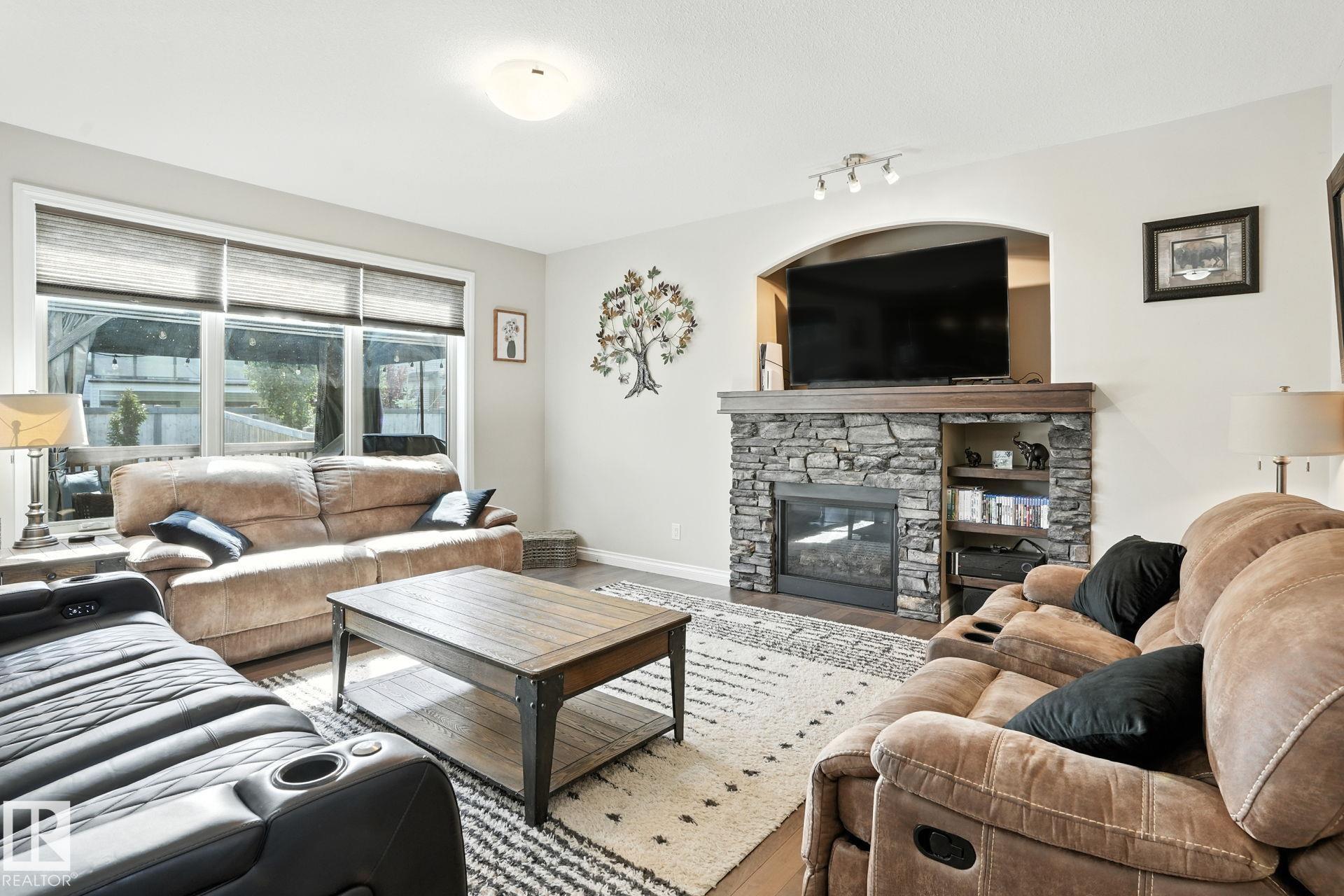 Photo 12 at 4 Lincoln Gate, Stoneshire, Spruce Grove