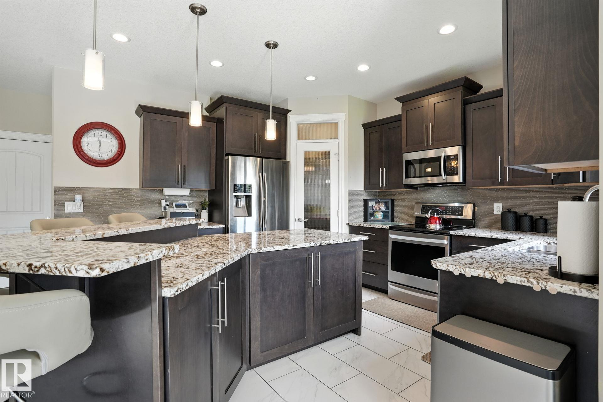 Photo 6 at 4 Lincoln Gate, Stoneshire, Spruce Grove