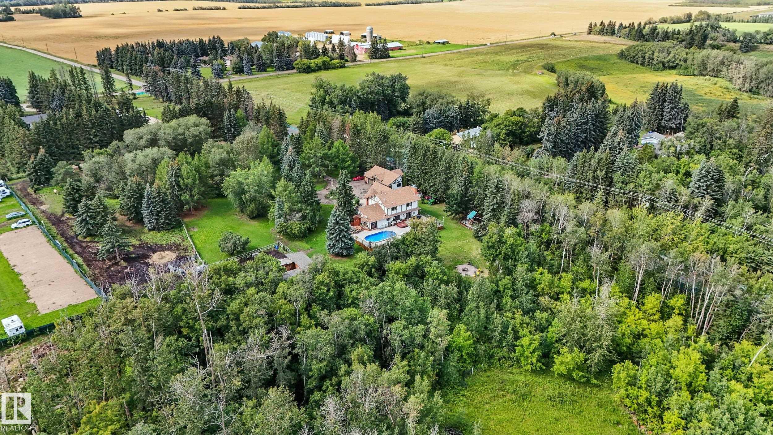 http://cdnparap120.paragonrels.com/ParagonImages/Property/p12/RAE/225366544/62/0/0/cd6011e5a92068f6d948ac843bdecae9/1/ee7efae125891f9e882f8297e67d7ad7/225366544-8391f4ca-344c-45ea-ad89-147721a1eb1c.JPG