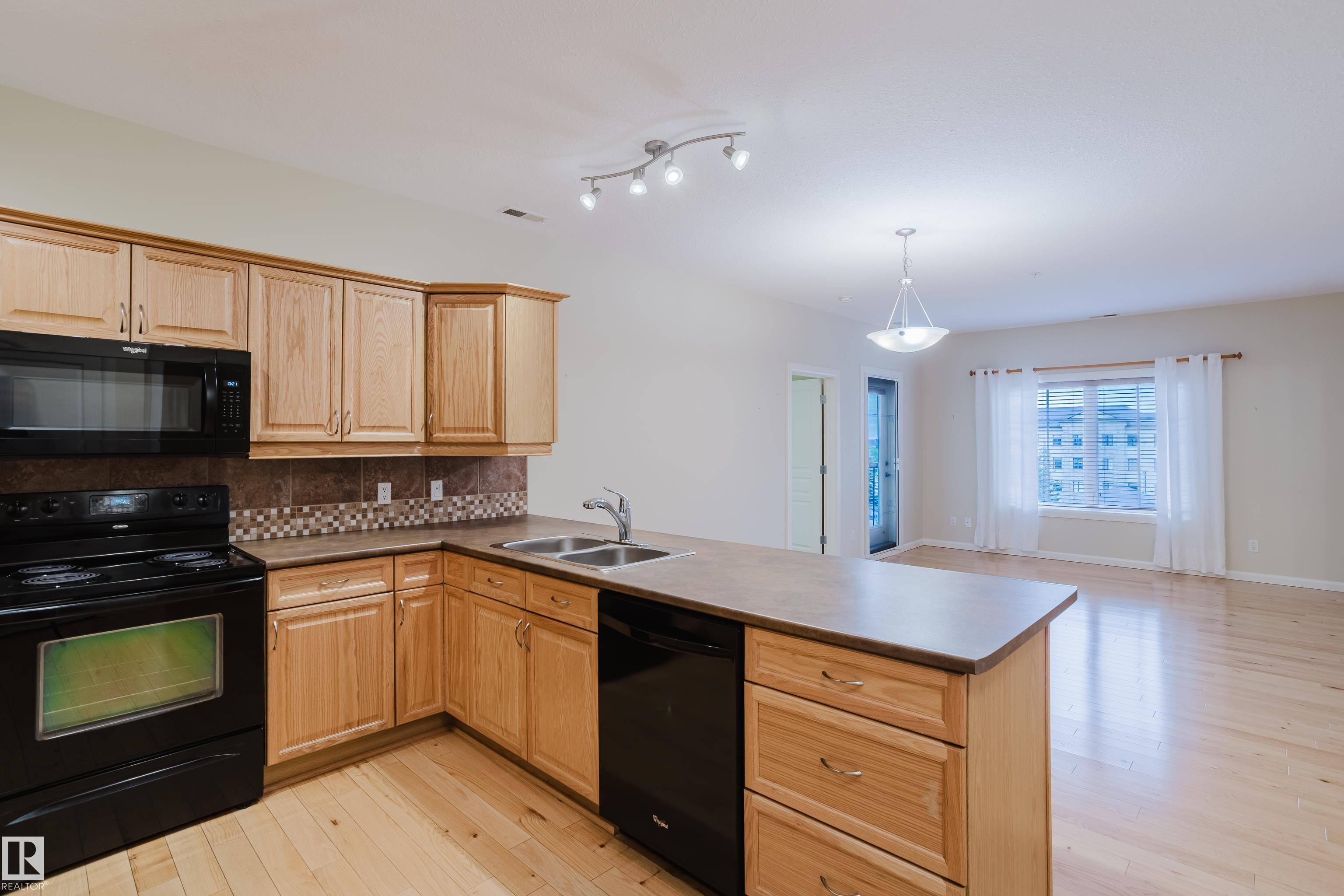 Photo 6 at 409 - 160 Magrath Road NW, Magrath Heights, Edmonton