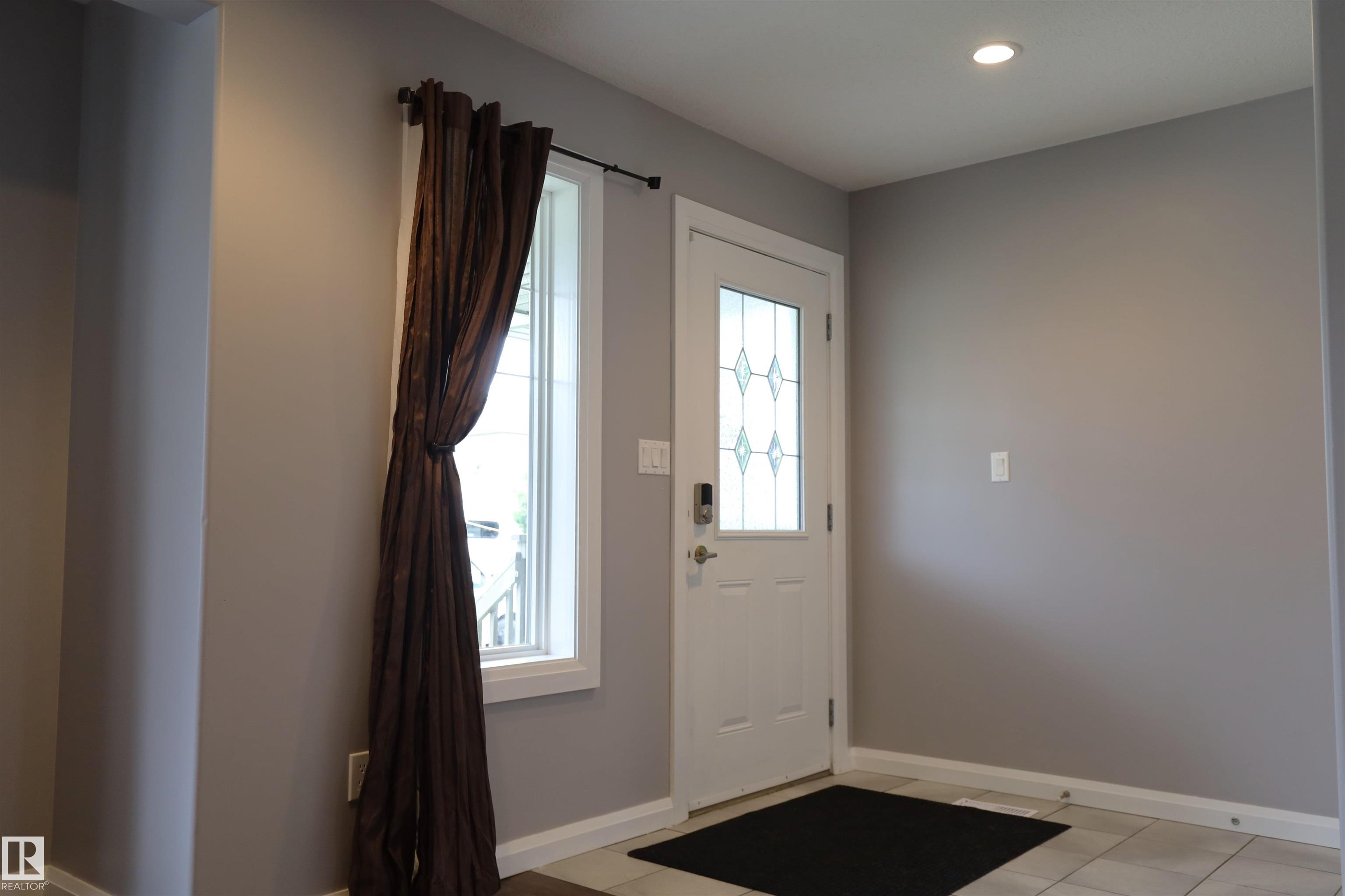 Photo 14 at 37 Radcliffe Wynd, South Fort, Fort Saskatchewan