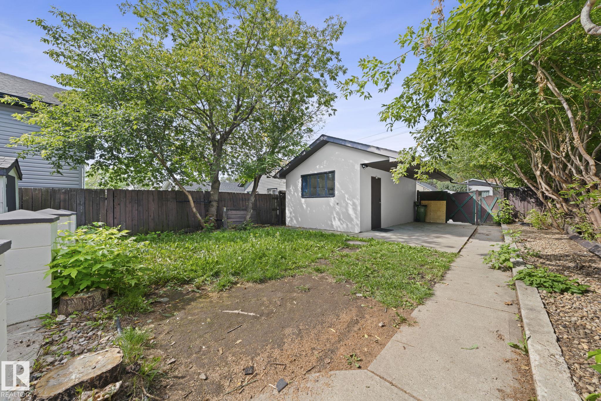 Photo 32 at 12822 70 Street NW, Balwin, Edmonton