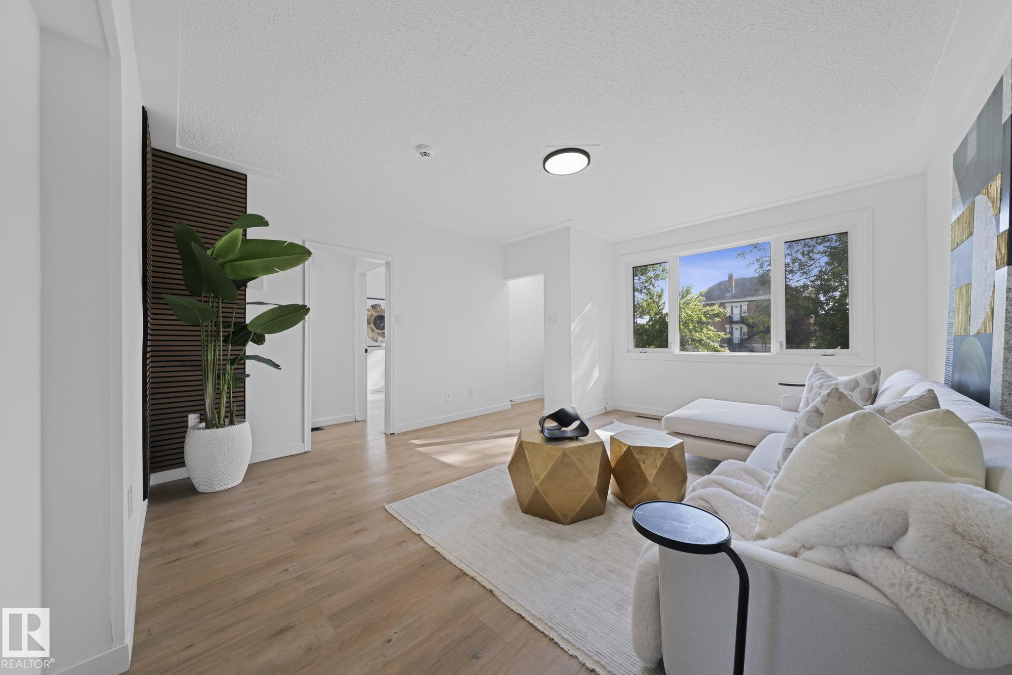Photo 6 at 12822 70 Street NW, Balwin, Edmonton