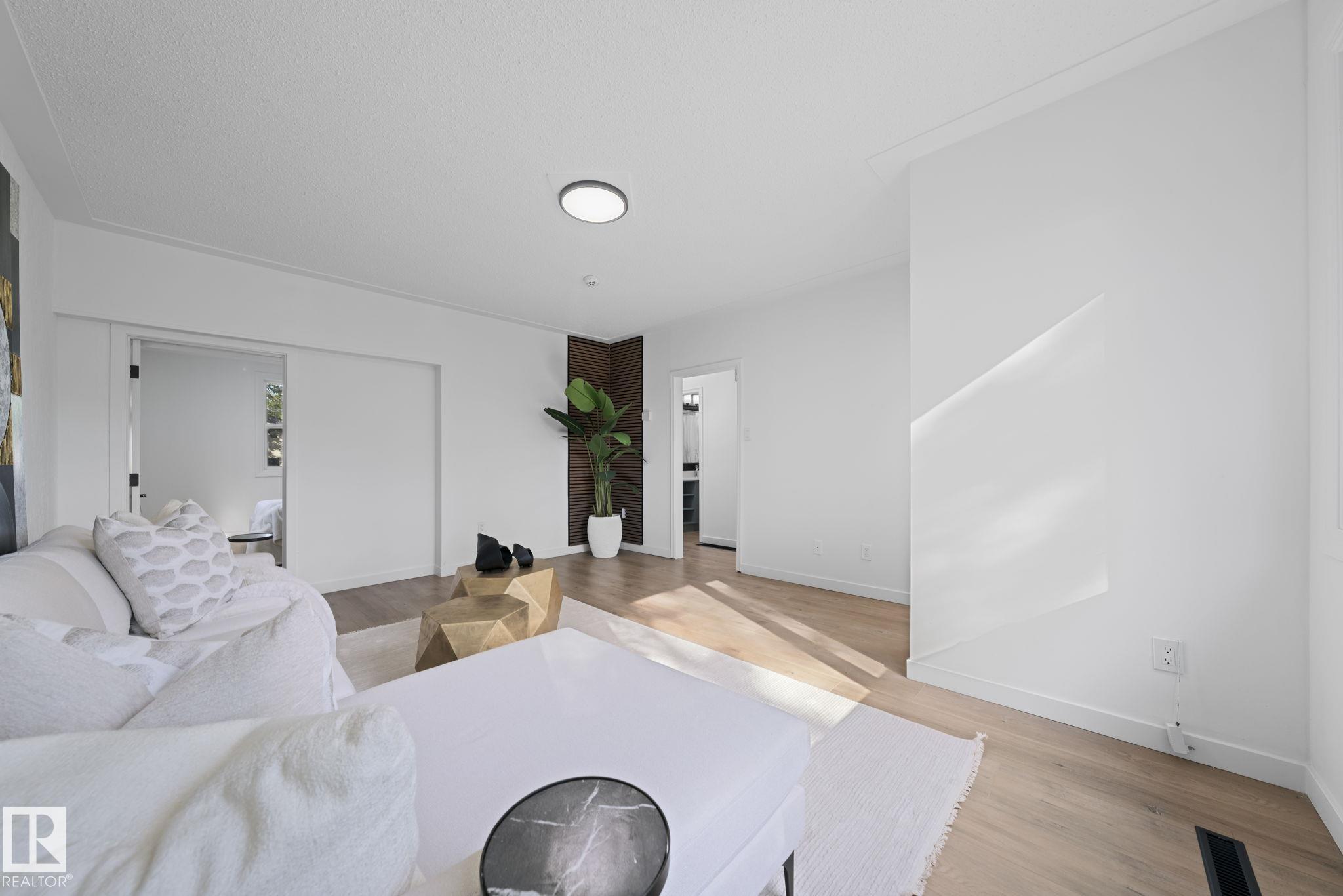 Photo 7 at 12822 70 Street NW, Balwin, Edmonton