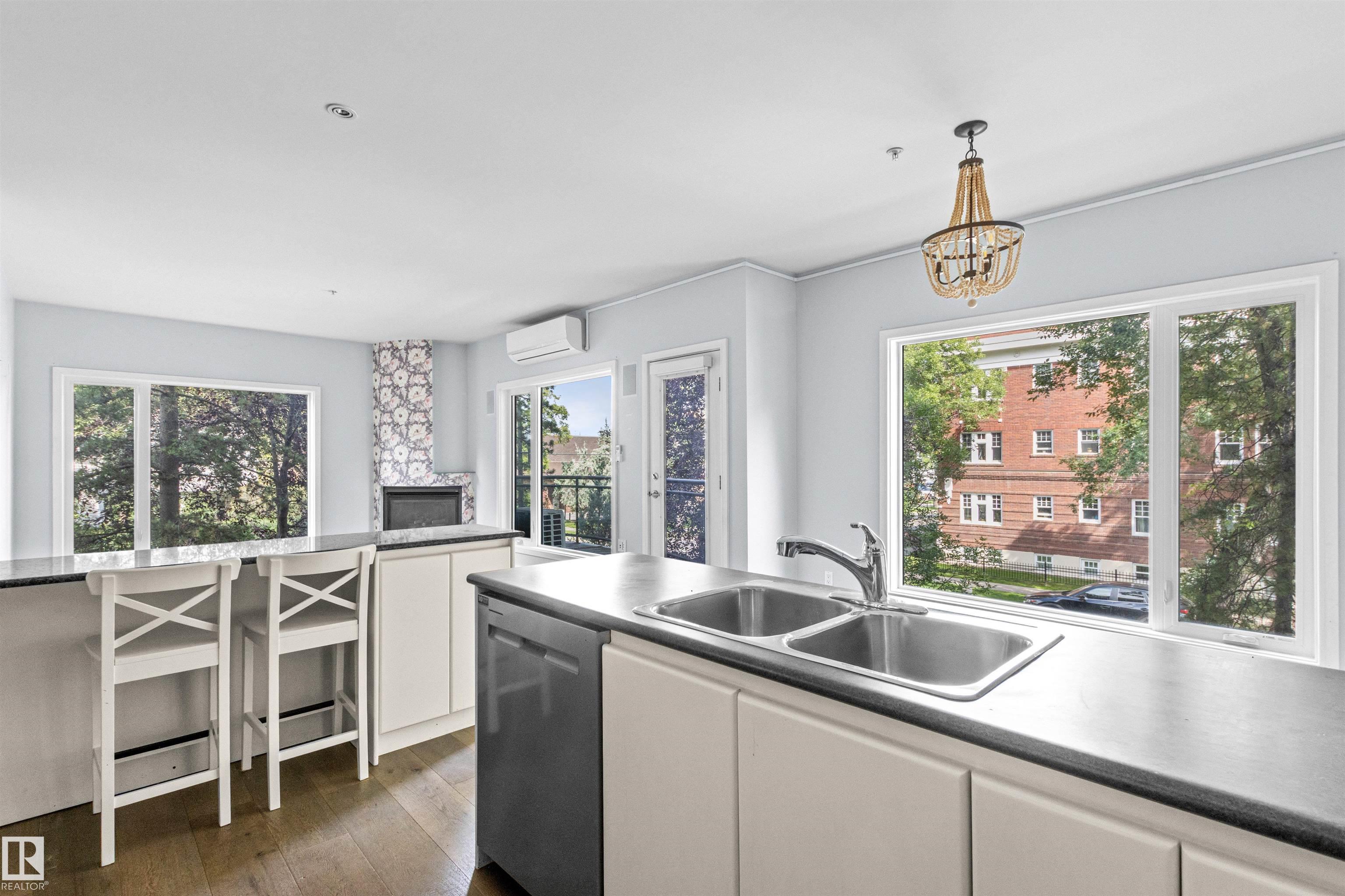 Photo 21 at 204 - 11415 100 Avenue NW, Wîhkwêntôwin, Edmonton