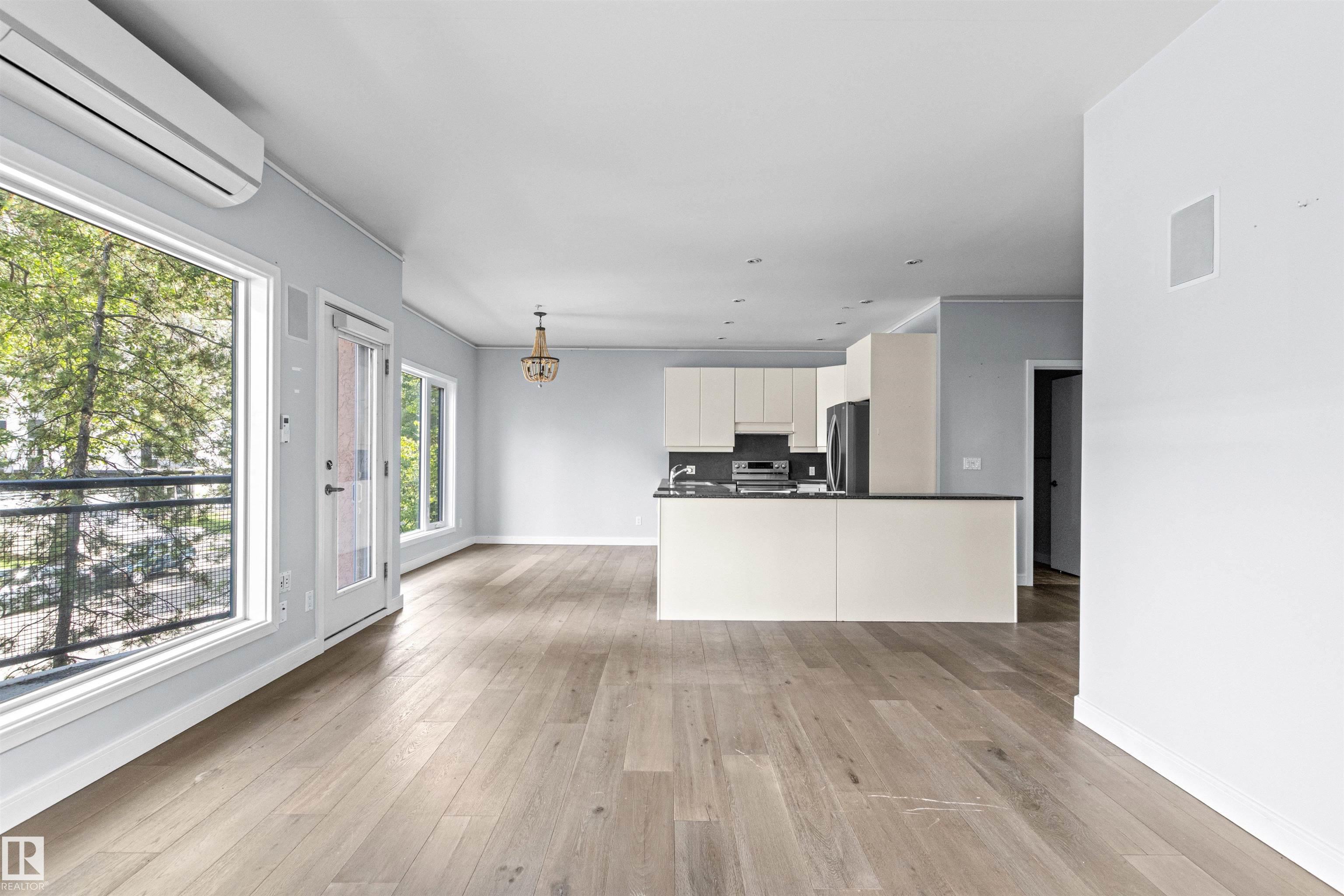 Photo 31 at 204 - 11415 100 Avenue NW, Wîhkwêntôwin, Edmonton