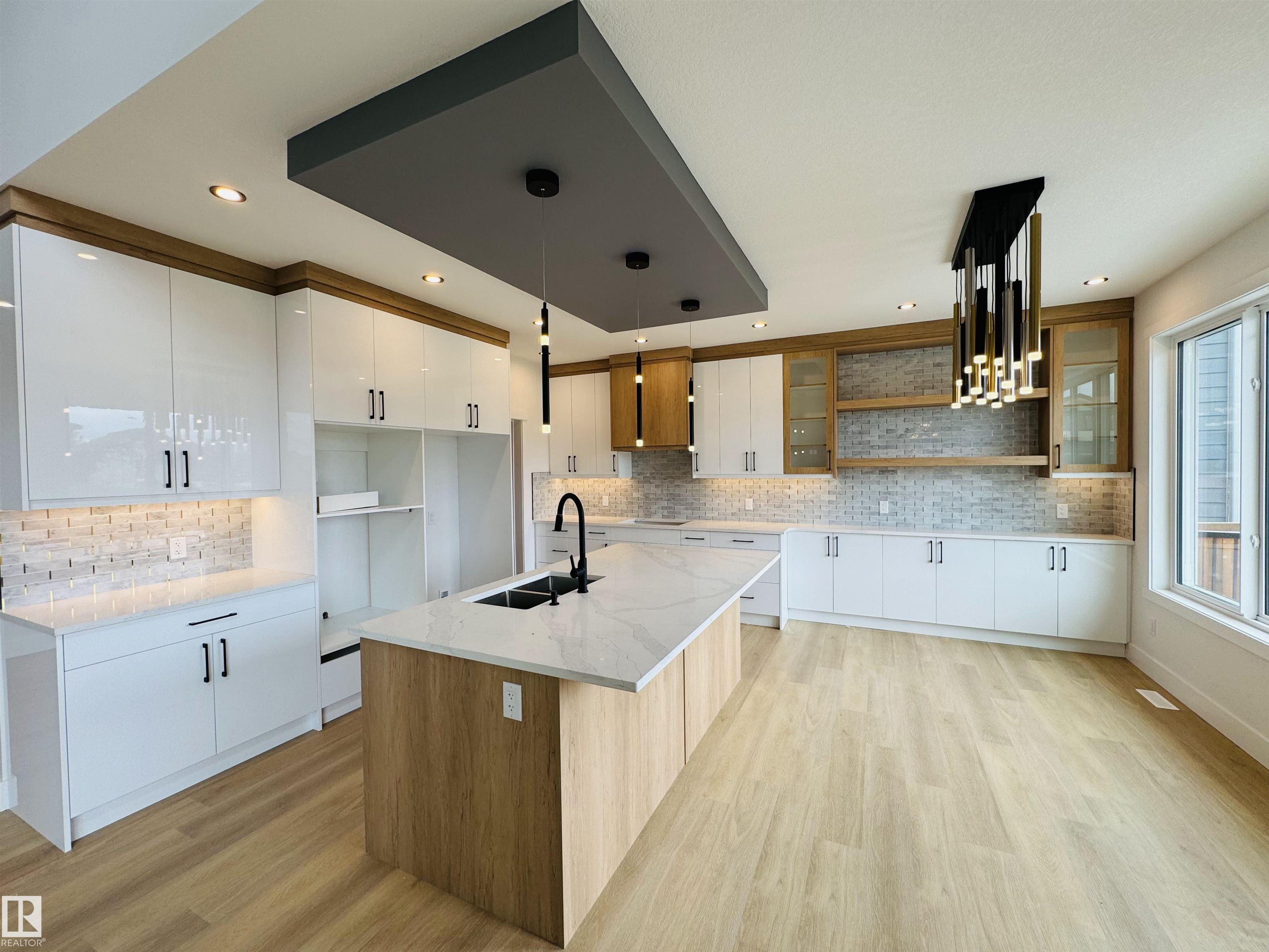 Photo 16 at 165 Edgewater Cir, Southfork, Leduc