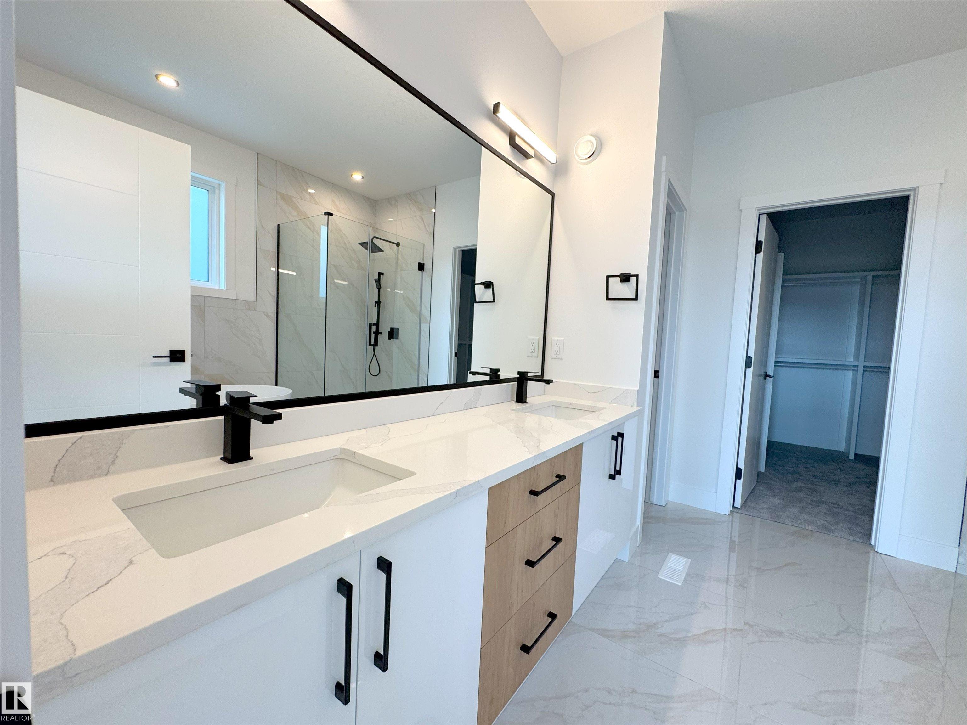 Photo 28 at 165 Edgewater Cir, Southfork, Leduc
