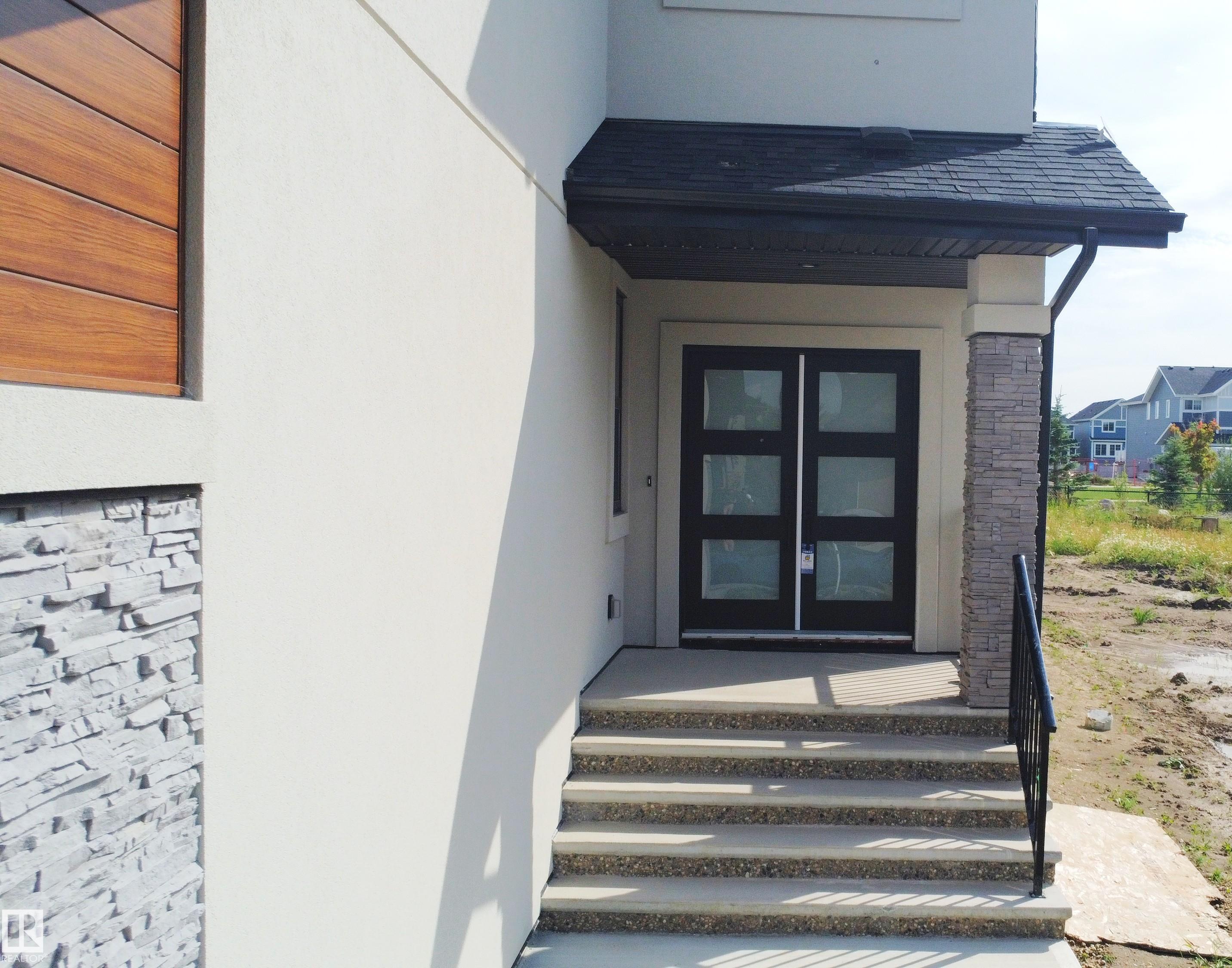 Photo 4 at 165 Edgewater Cir, Southfork, Leduc