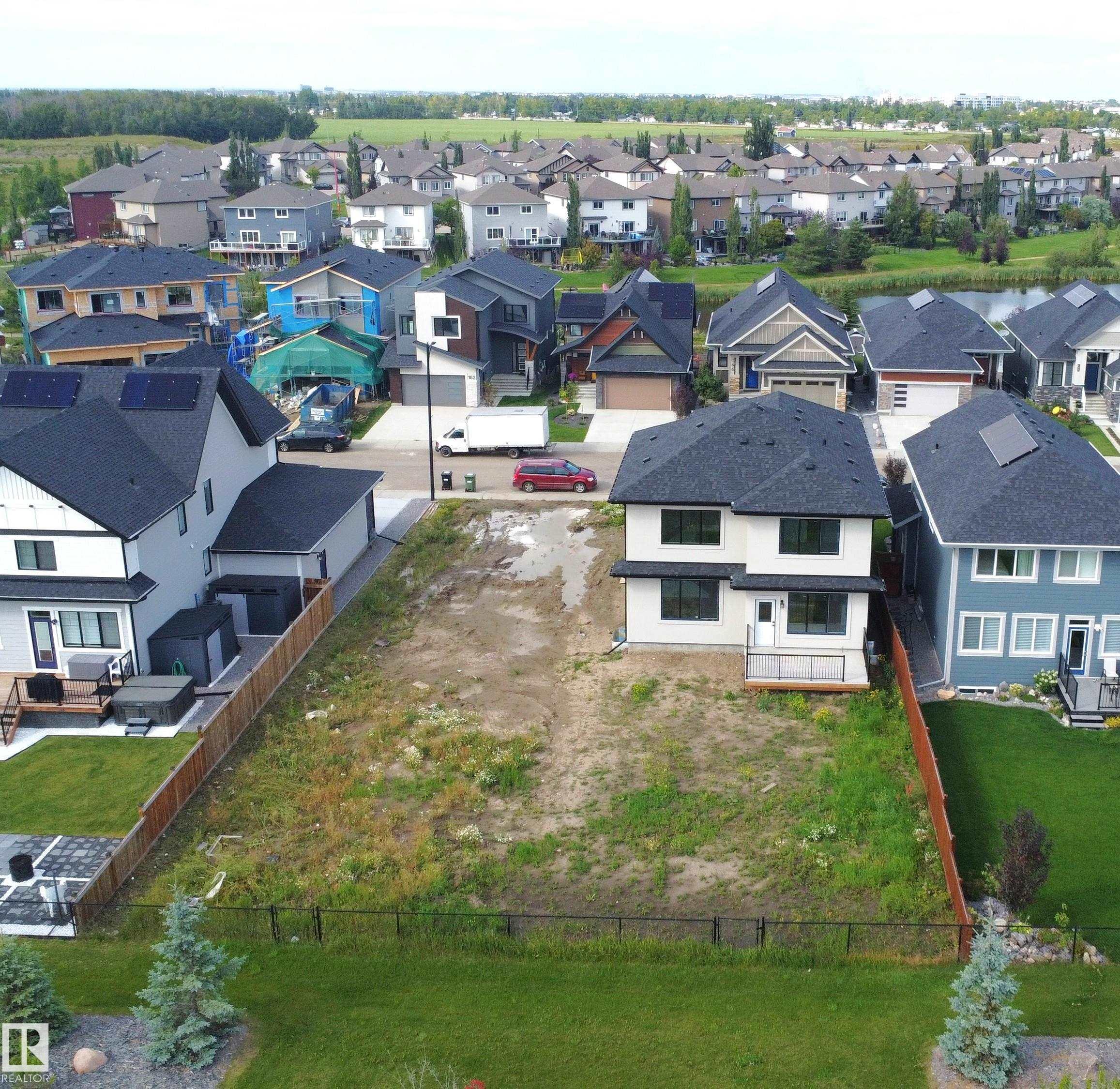 Photo 5 at 165 Edgewater Cir, Southfork, Leduc