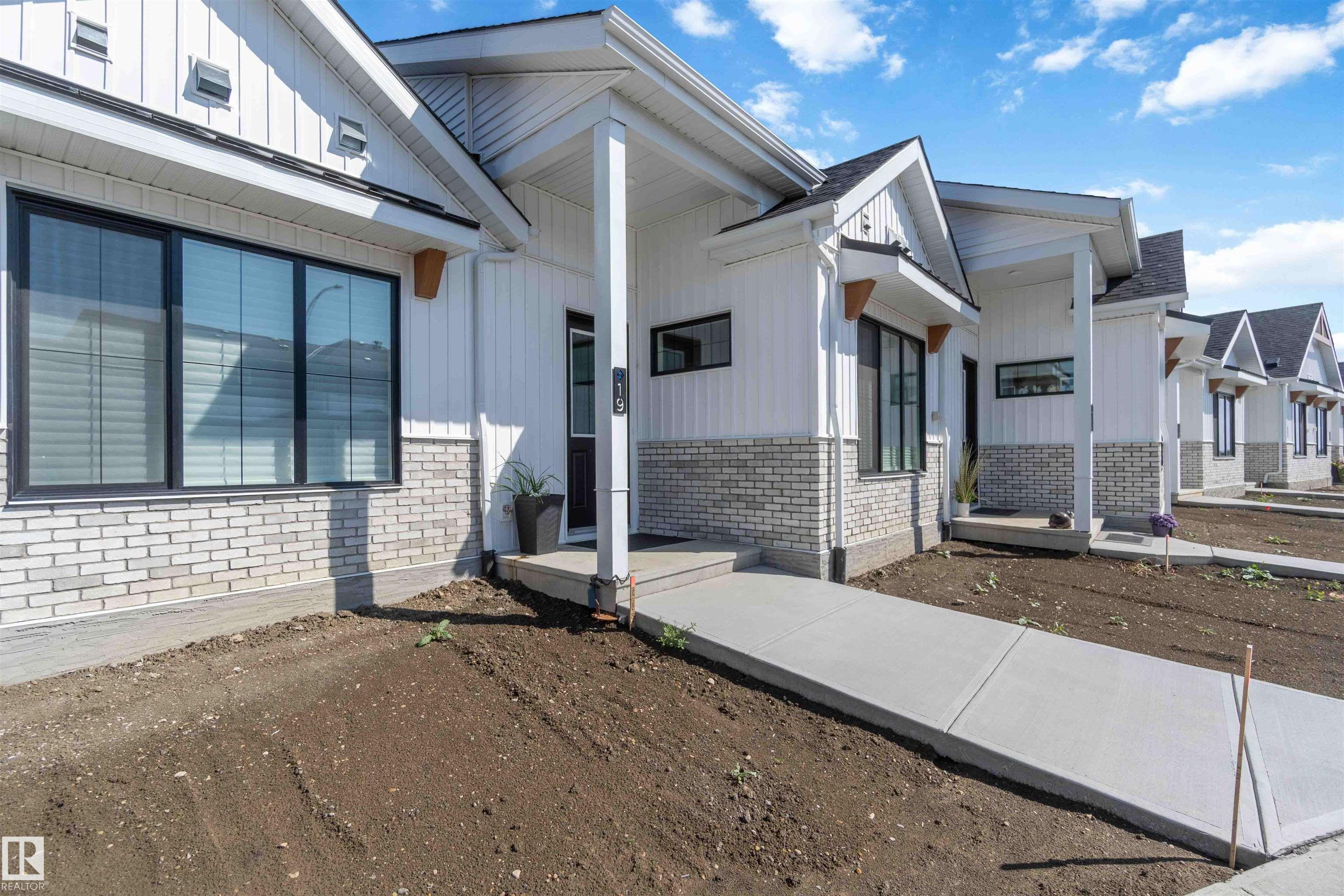 Photo 3 at 19 Deer Meadow Crescent, South Fort, Fort Saskatchewan