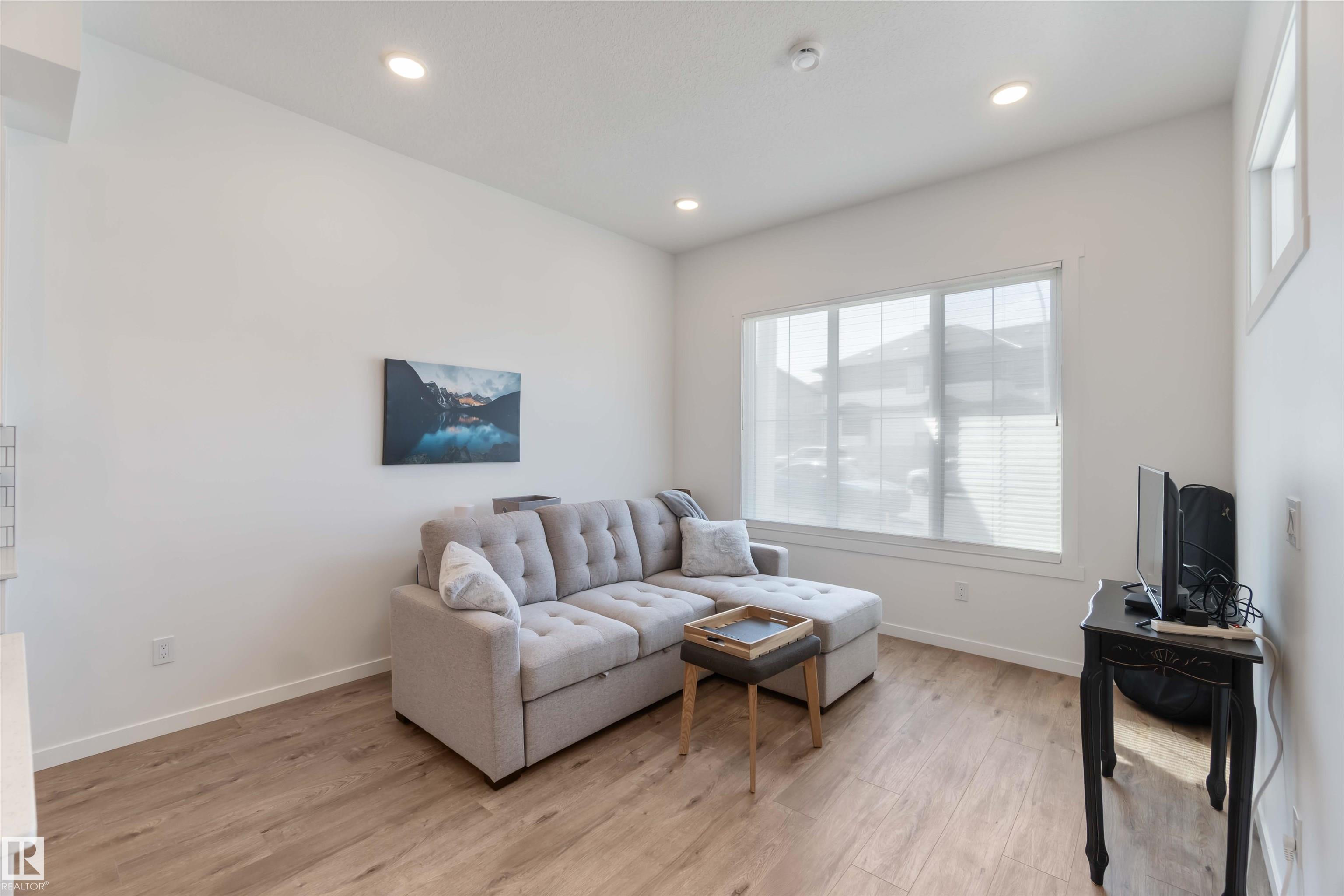 Photo 6 at 19 Deer Meadow Crescent, South Fort, Fort Saskatchewan