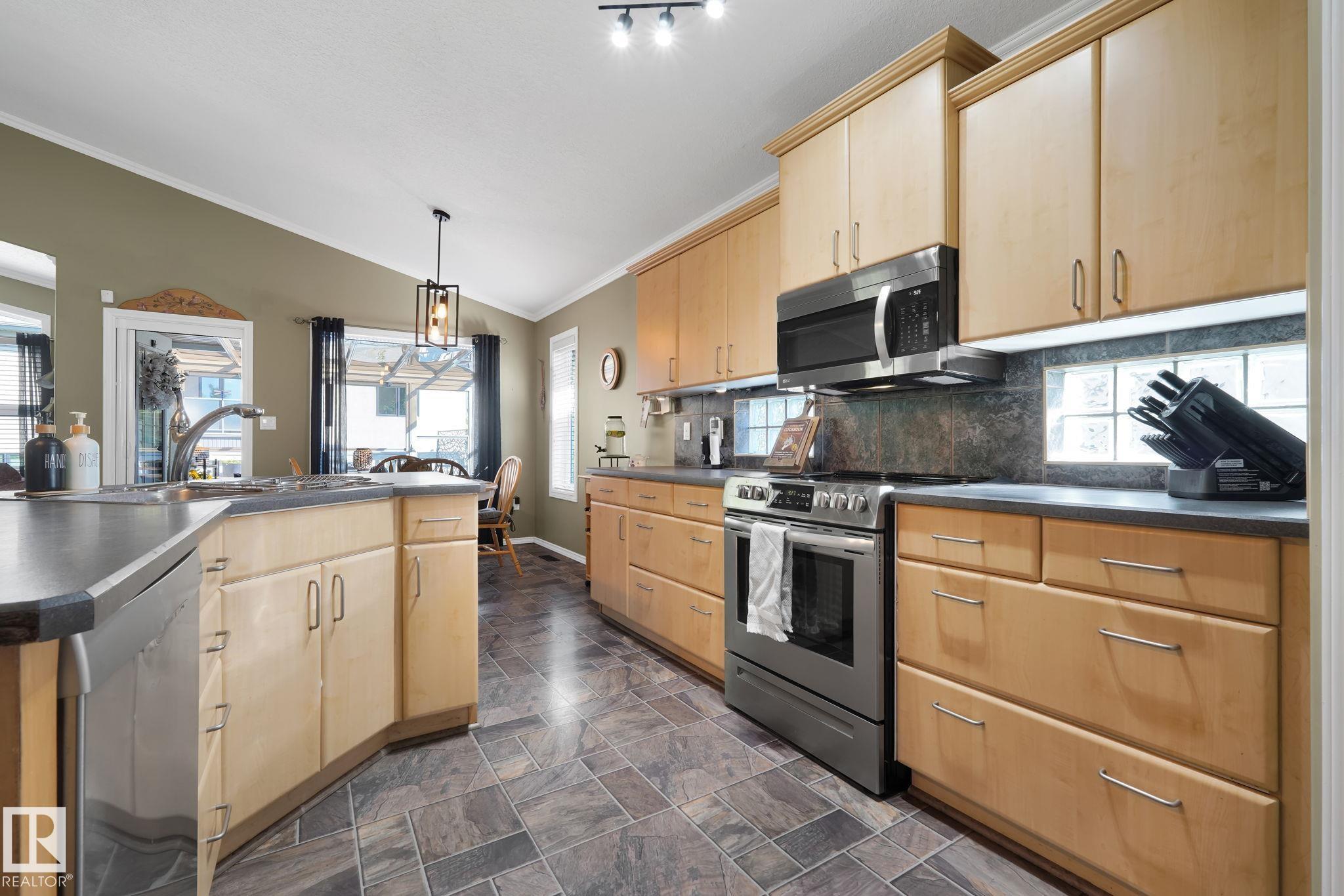 Photo 16 at 169 Kingswood Boulevard, Kingswood, St. Albert