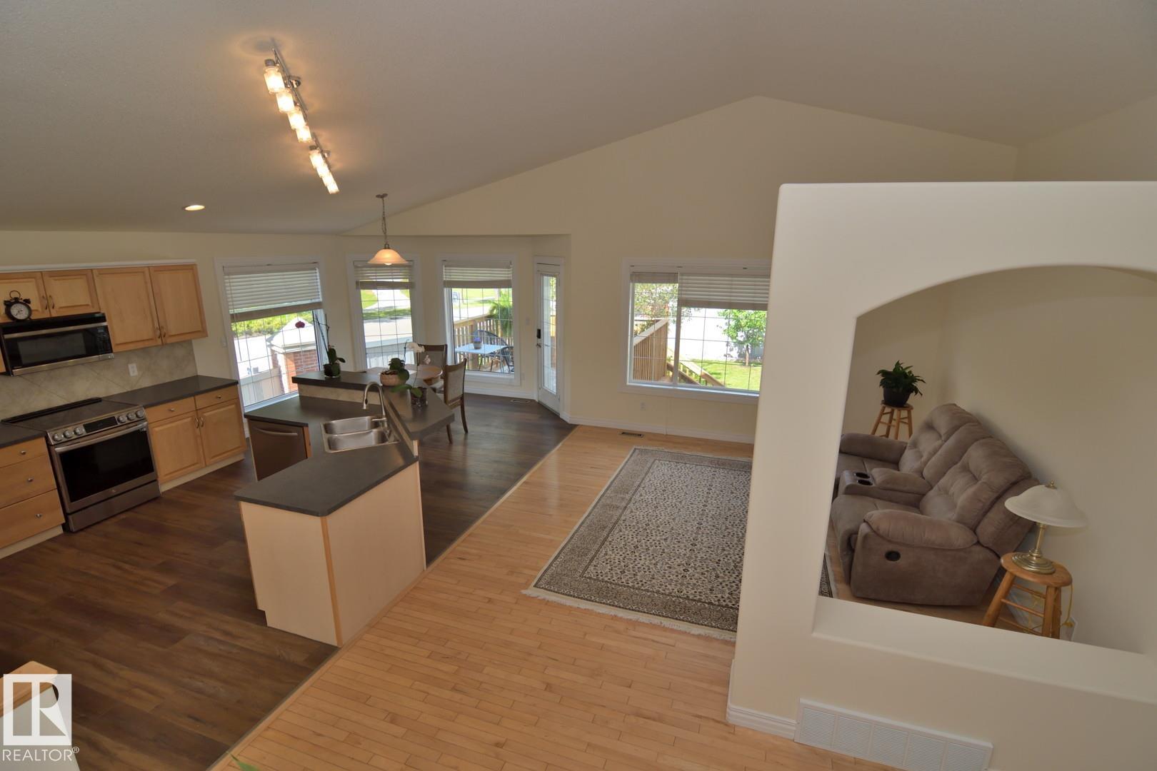 Photo 28 at 60 Lauralcrest Place, Lacombe Park, St. Albert