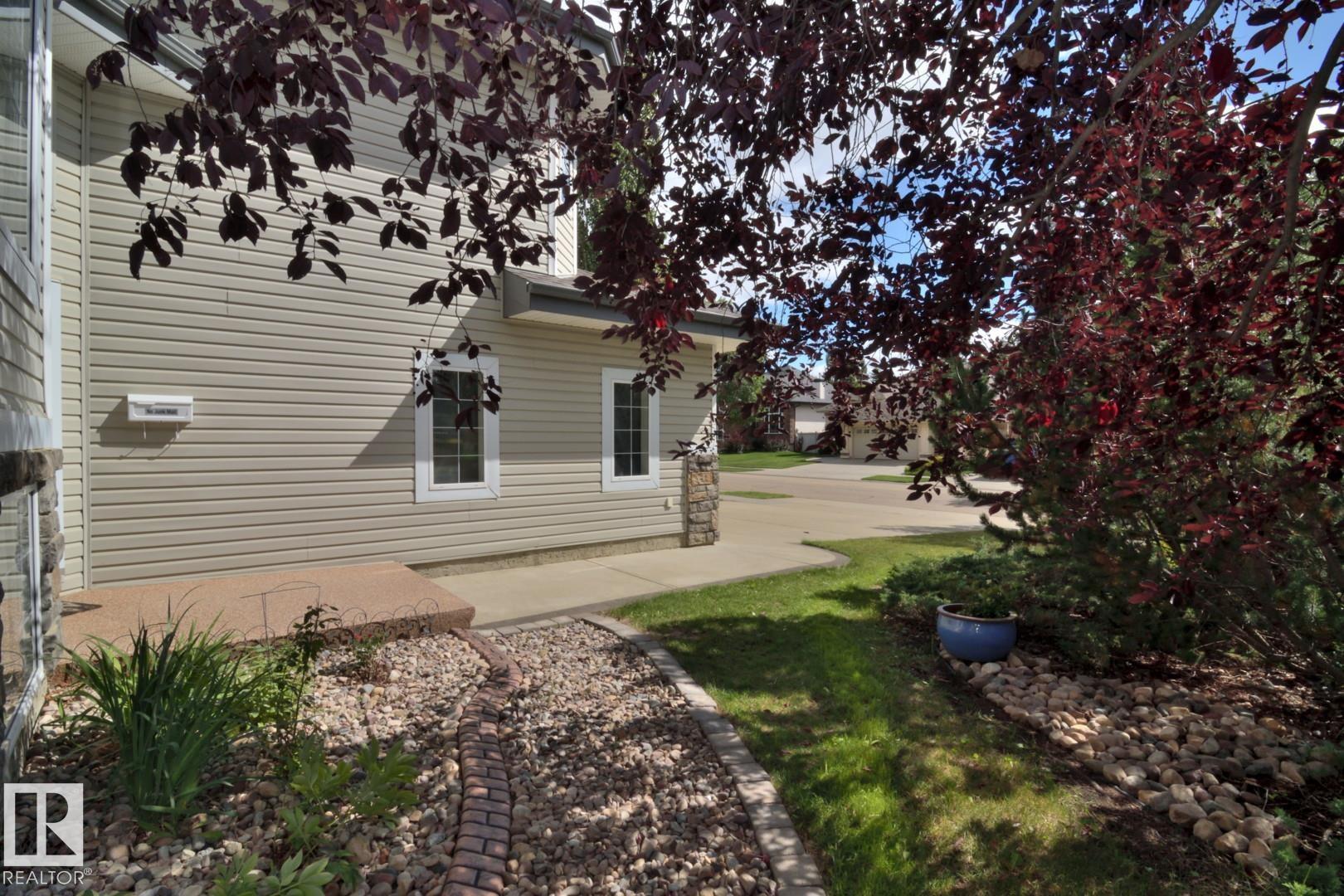 Photo 6 at 60 Lauralcrest Place, Lacombe Park, St. Albert