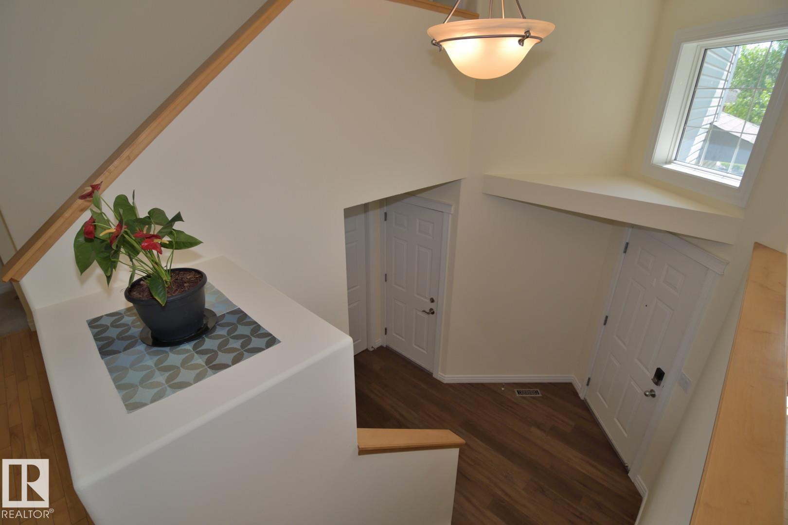 Photo 8 at 60 Lauralcrest Place, Lacombe Park, St. Albert