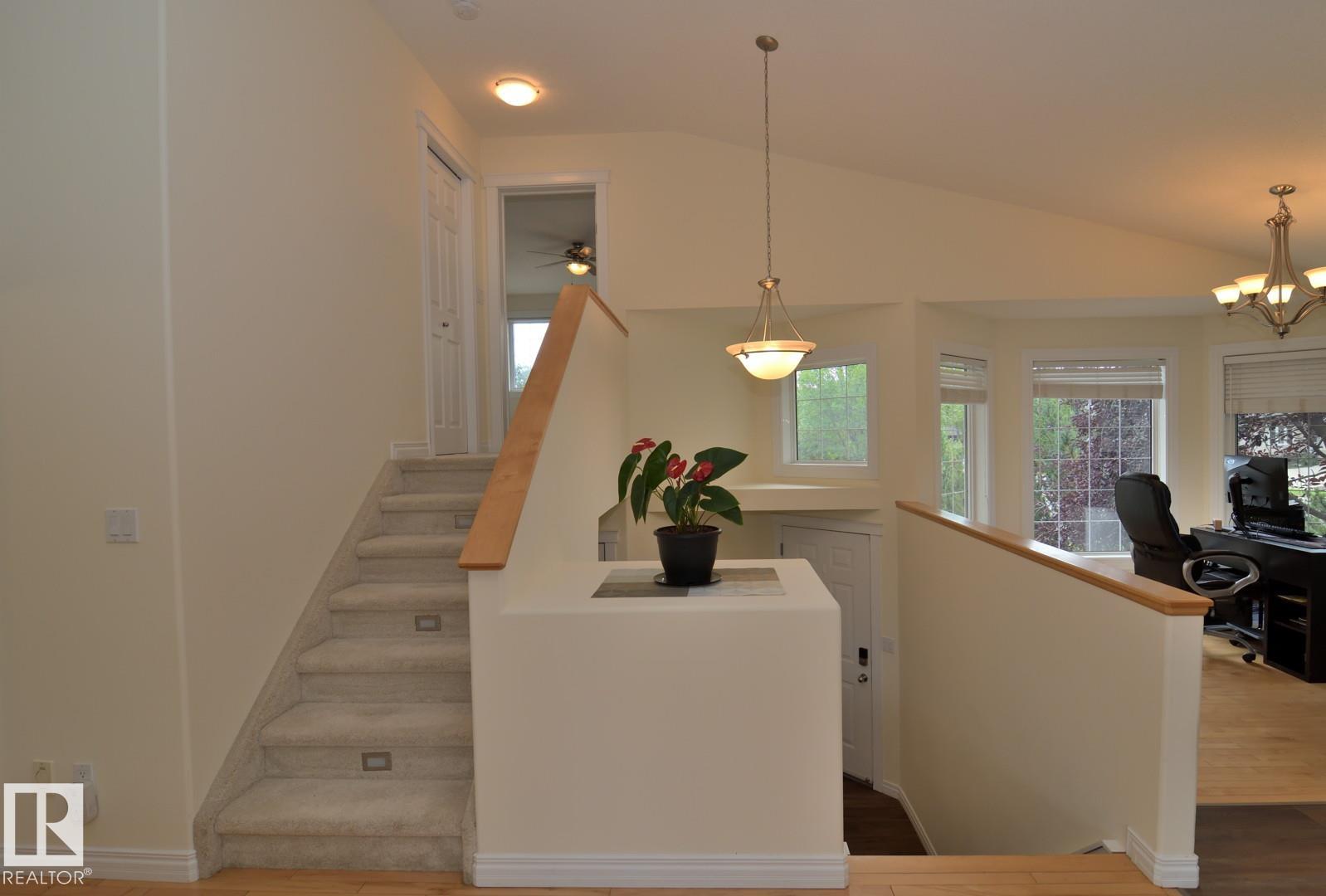 Photo 9 at 60 Lauralcrest Place, Lacombe Park, St. Albert