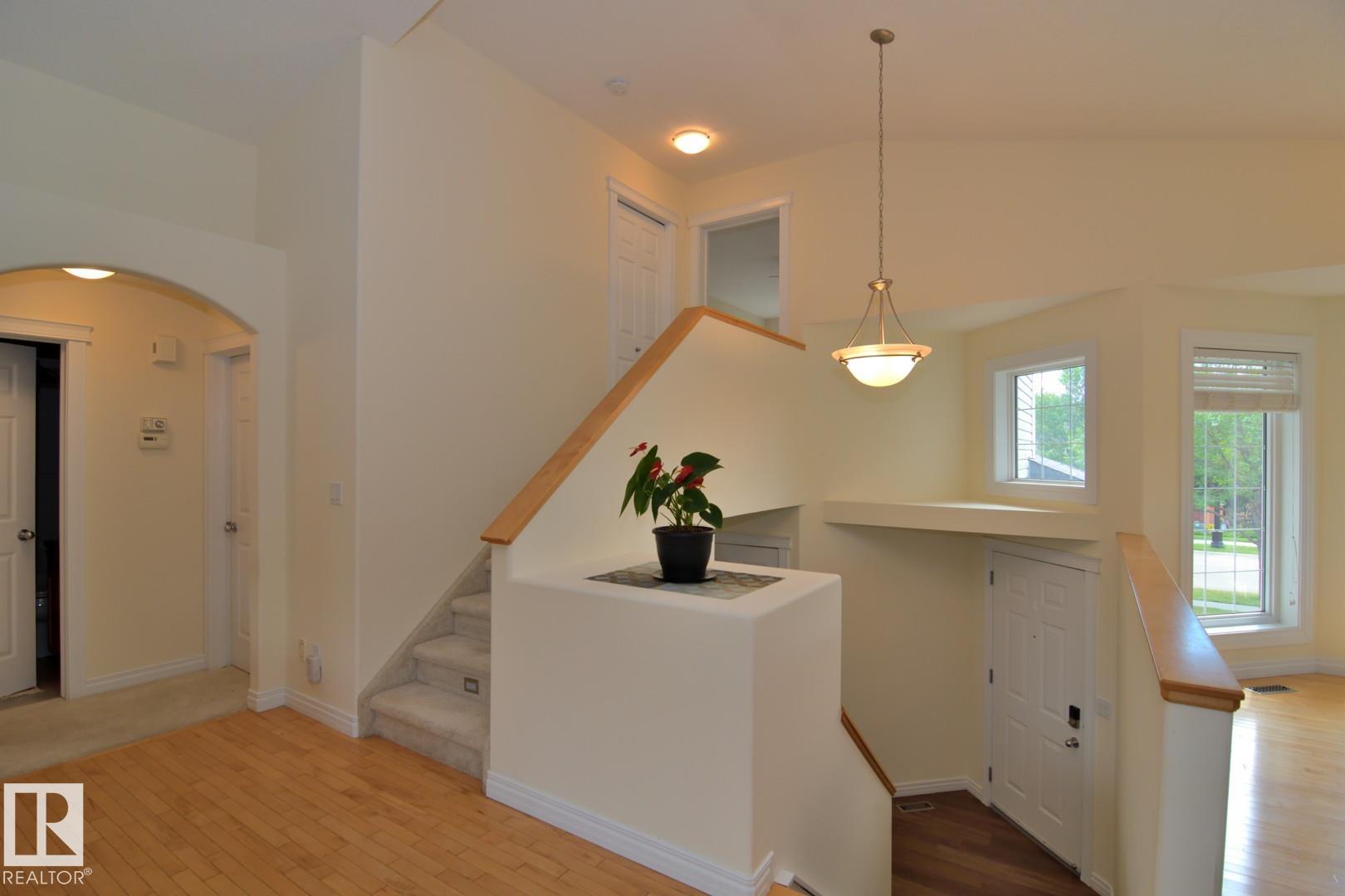 Photo 10 at 60 Lauralcrest Place, Lacombe Park, St. Albert