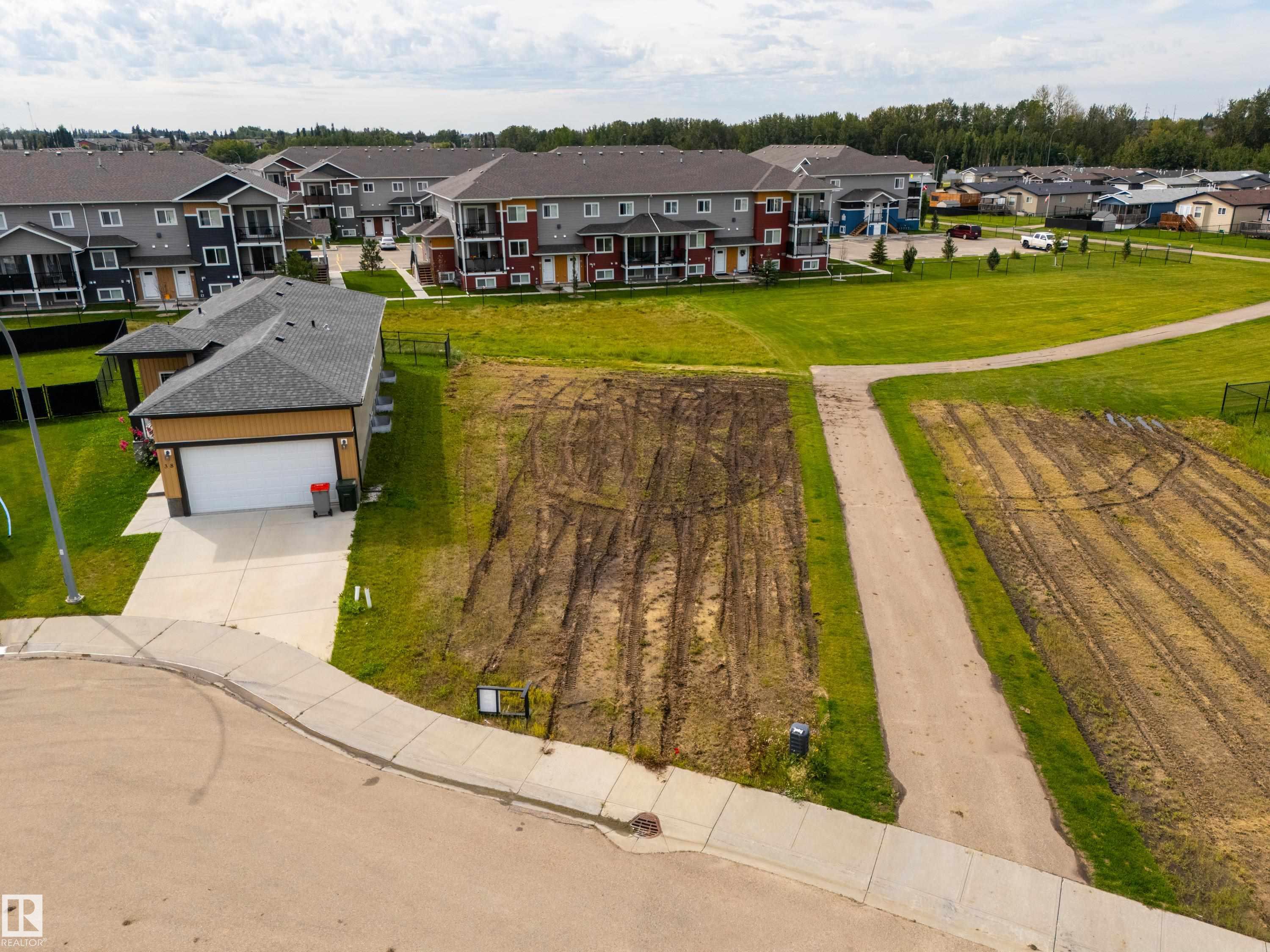 Photo 2 at 39 Sun Meadows Close, Sun Meadows, Stony Plain