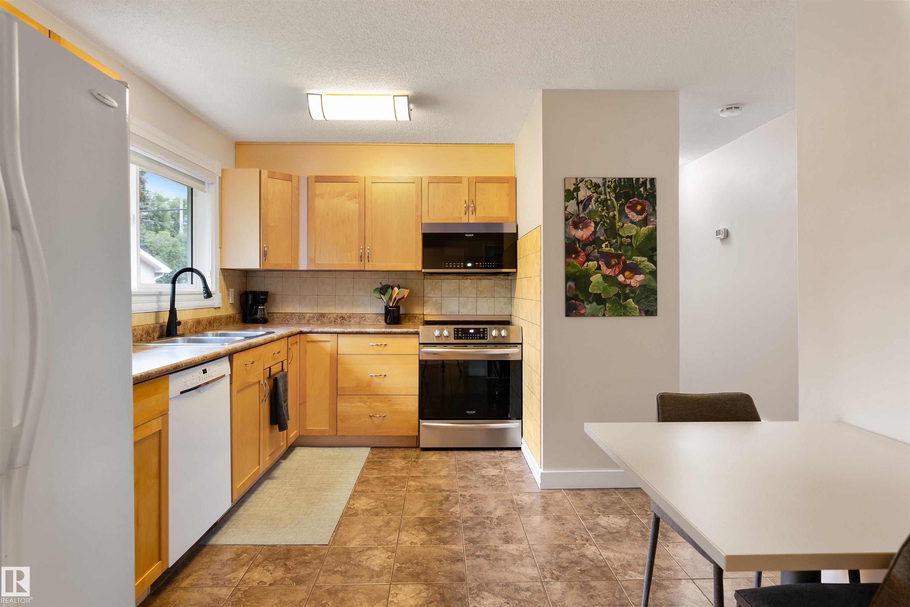 Photo 10 at 35 Stanley Drive, Sturgeon Heights, St. Albert