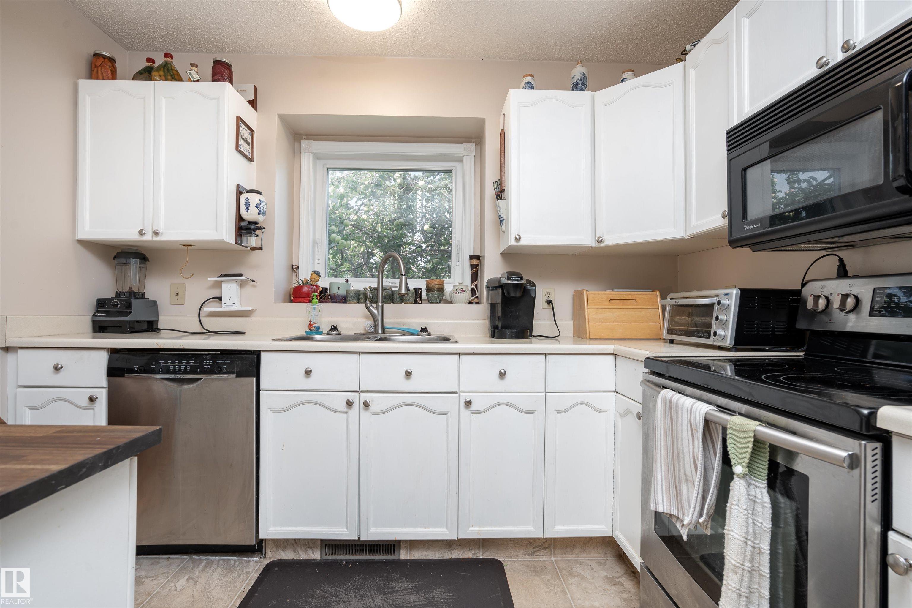 Photo 6 at 4116 44 Avenue, St. Andrews, Stony Plain