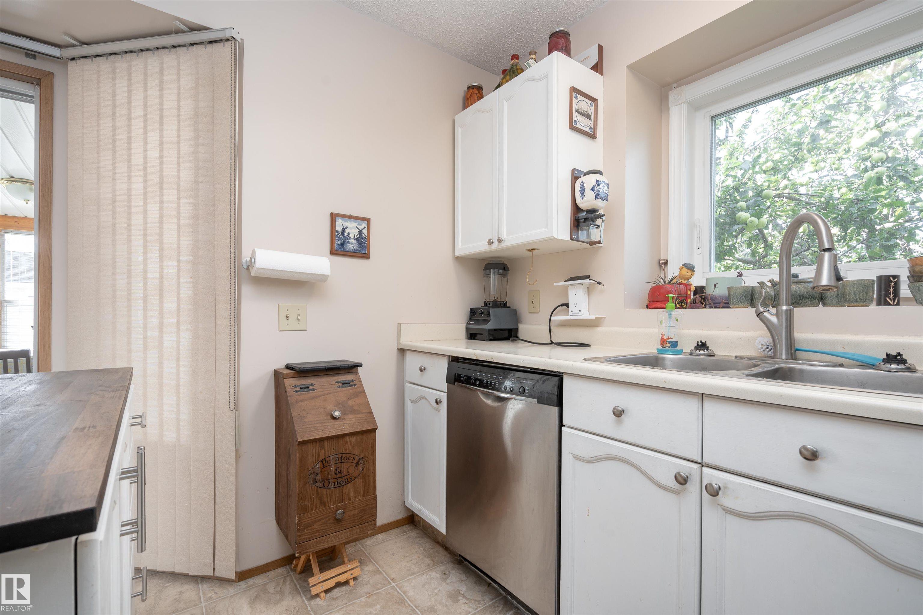 Photo 7 at 4116 44 Avenue, St. Andrews, Stony Plain