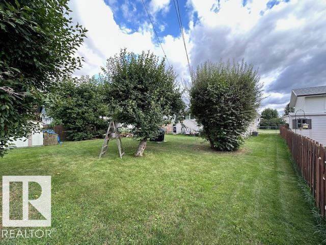 http://cdnparap120.paragonrels.com/ParagonImages/Property/p12/RAE/225366858/29/0/0/aad17f4f9f08f5d0ae07b175f3ad8ec5/1/d3191ec5ed2f569dcfbdb39bf361862f/225366858-3123af52-8bee-463f-a07e-82b4c007406a.JPG