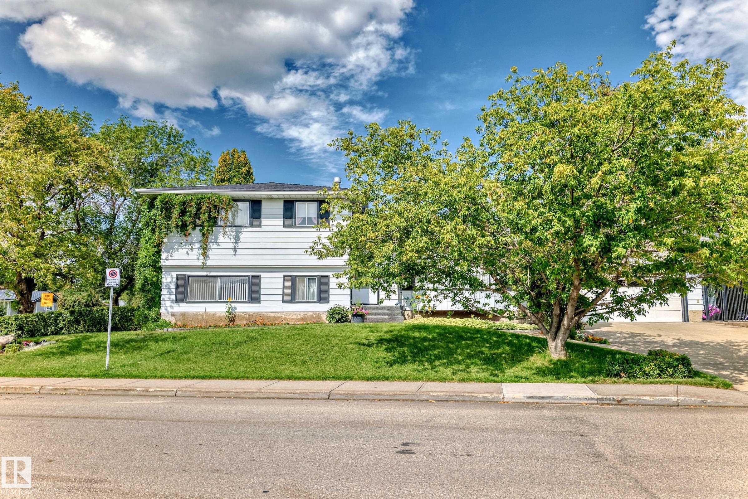 Photo 2 at 1005 Strathcona Drive, Westboro, Sherwood Park