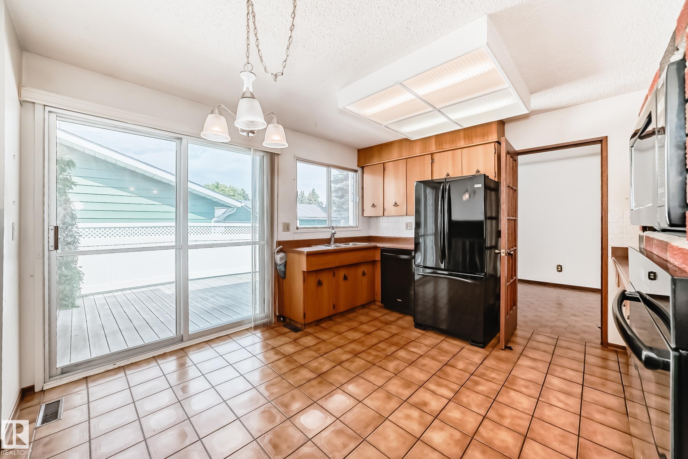 Photo 19 at 1005 Strathcona Drive, Westboro, Sherwood Park