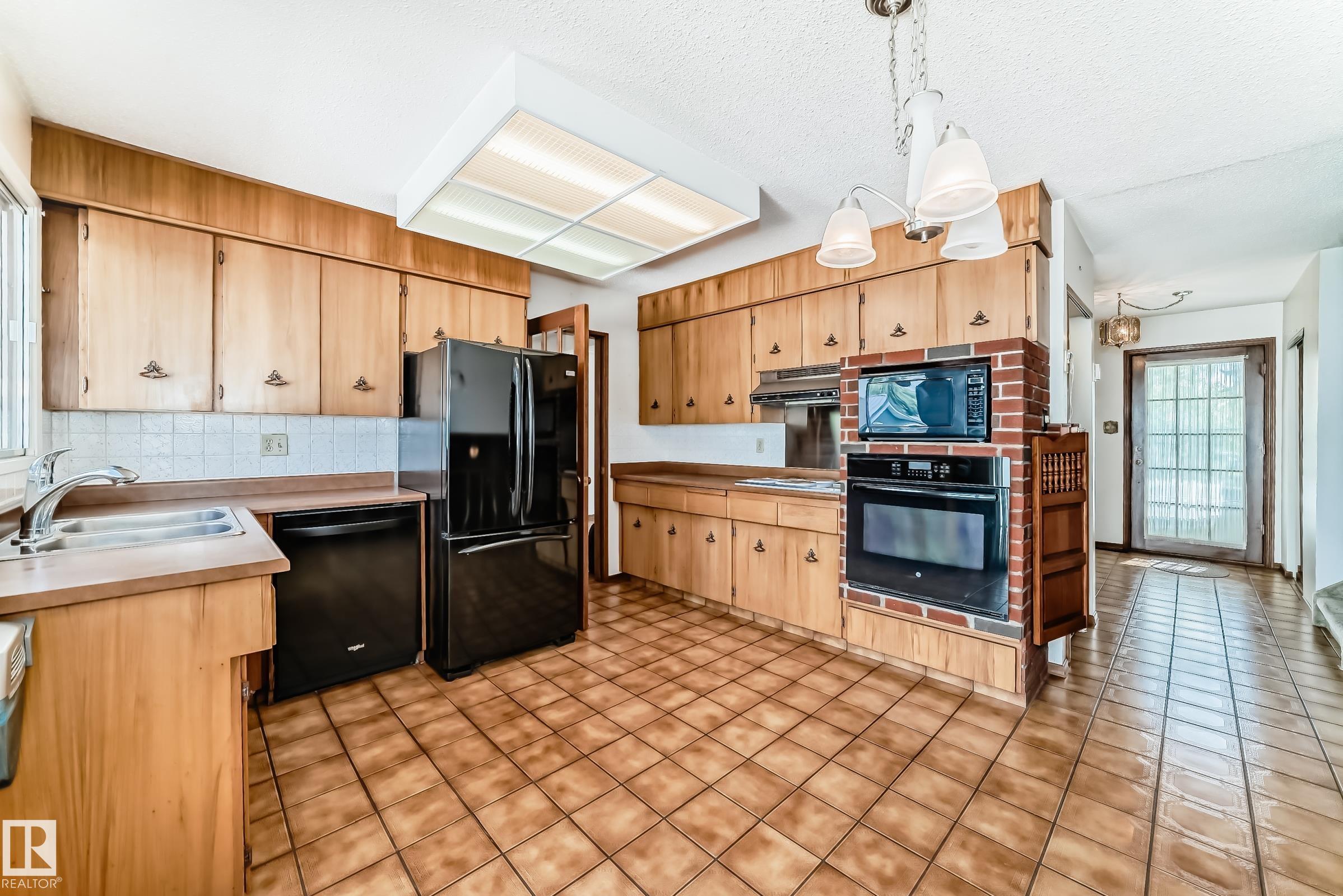 Photo 20 at 1005 Strathcona Drive, Westboro, Sherwood Park