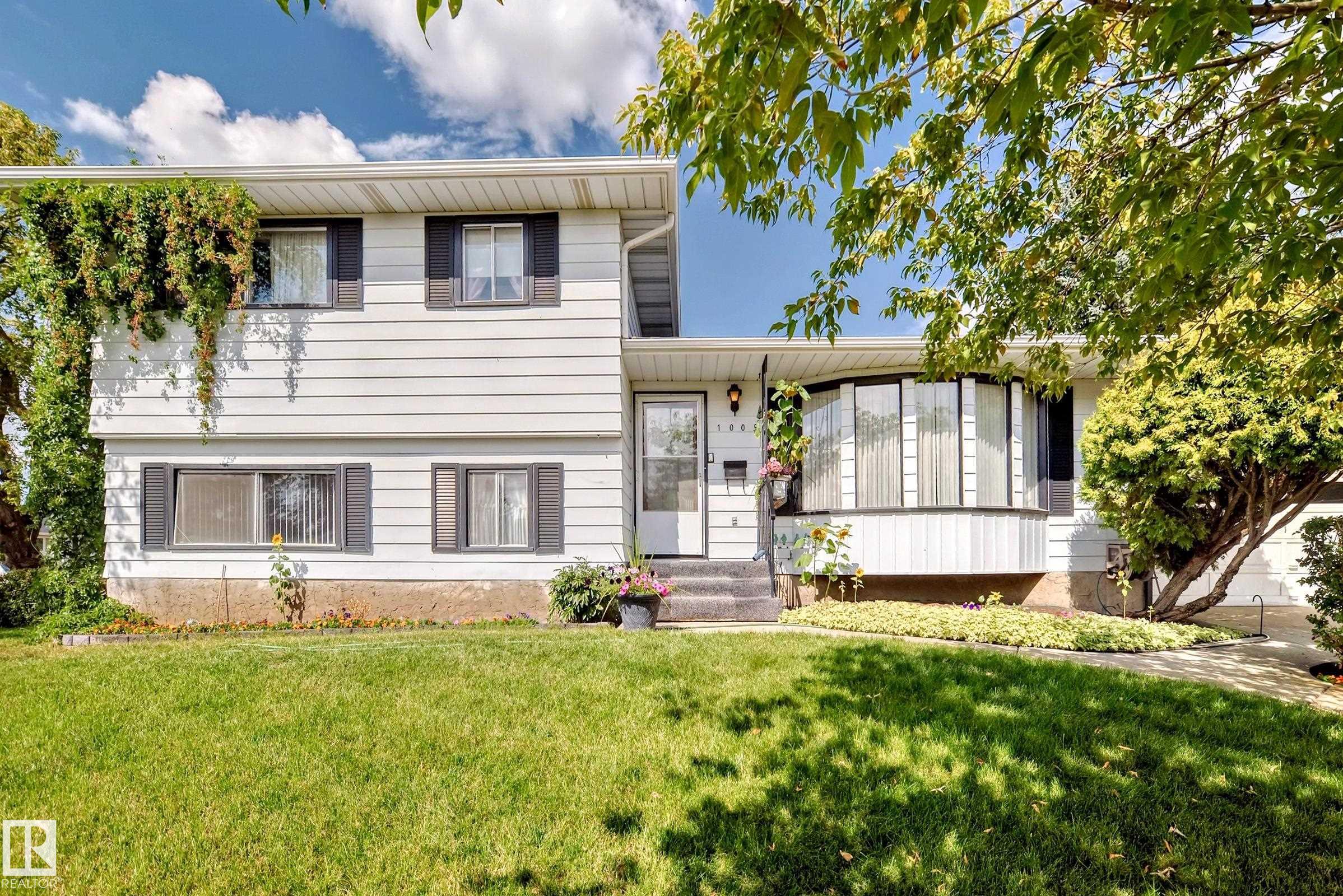 Photo 3 at 1005 Strathcona Drive, Westboro, Sherwood Park