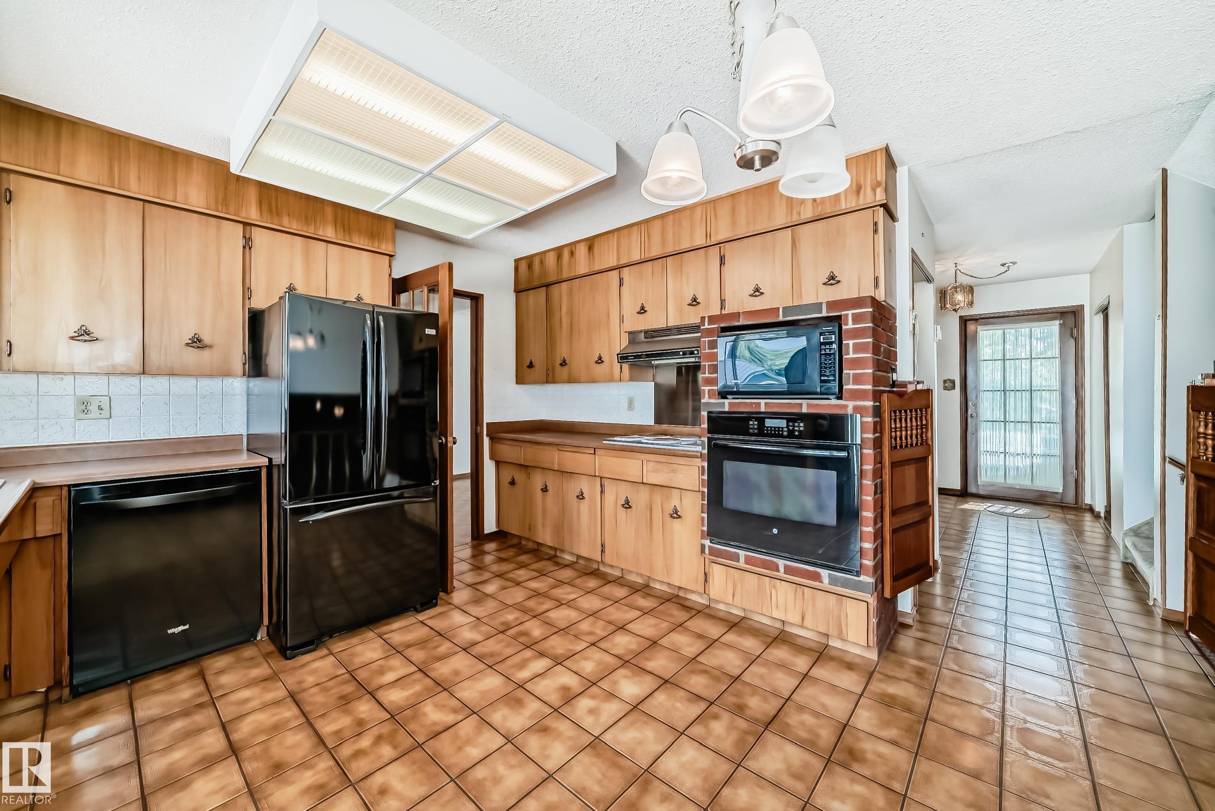 Photo 21 at 1005 Strathcona Drive, Westboro, Sherwood Park