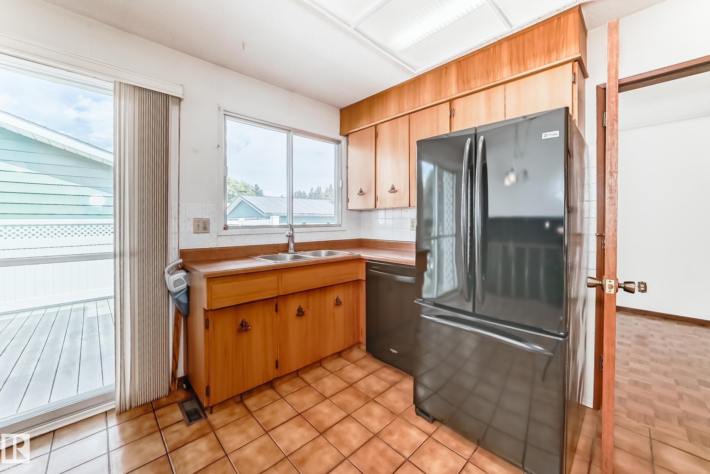 Photo 22 at 1005 Strathcona Drive, Westboro, Sherwood Park
