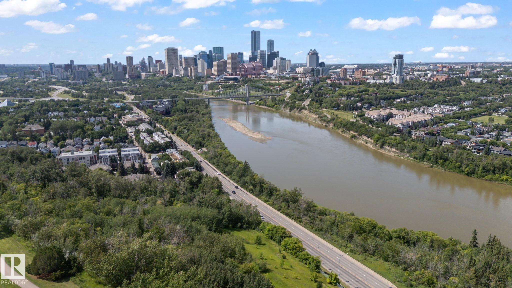 http://cdnparap120.paragonrels.com/ParagonImages/Property/p12/RAE/225366899/52/0/0/a17b60ba91c925ef4051bccb553315cd/1/9bb17c7f395a26299c843ce5b9296424/225366899-ce1a8c1a-a3fa-4d02-98ef-40dfe3967929.JPG