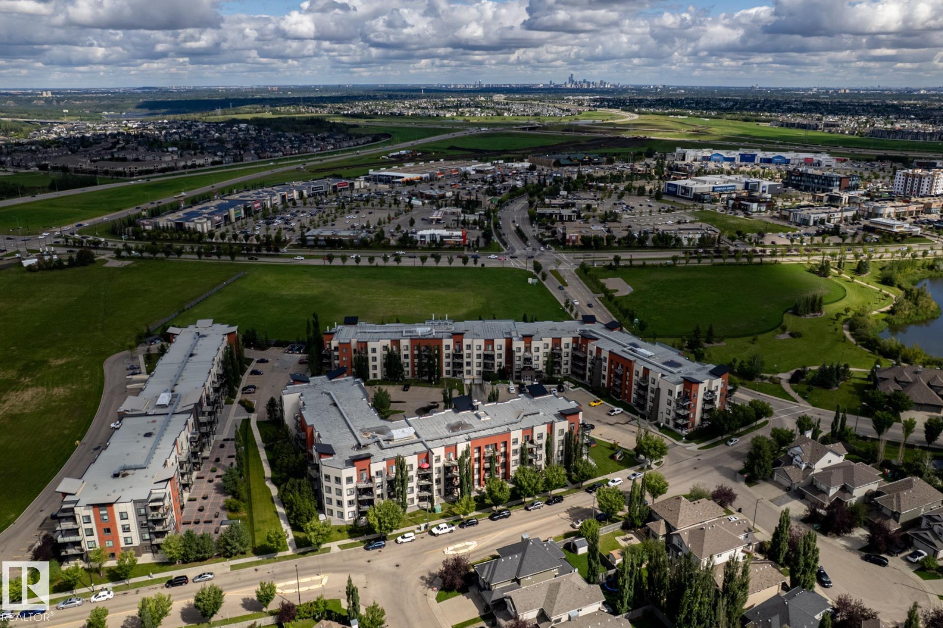 http://cdnparap120.paragonrels.com/ParagonImages/Property/p12/RAE/225366906/43/0/0/9d7775510b62f5f1b9b83204a96f32db/1/8a5aeafff59aedea4340c0211bd3d9d6/225366906-a51eacfa-528e-4e63-a2eb-aafb7e931c27.JPG
