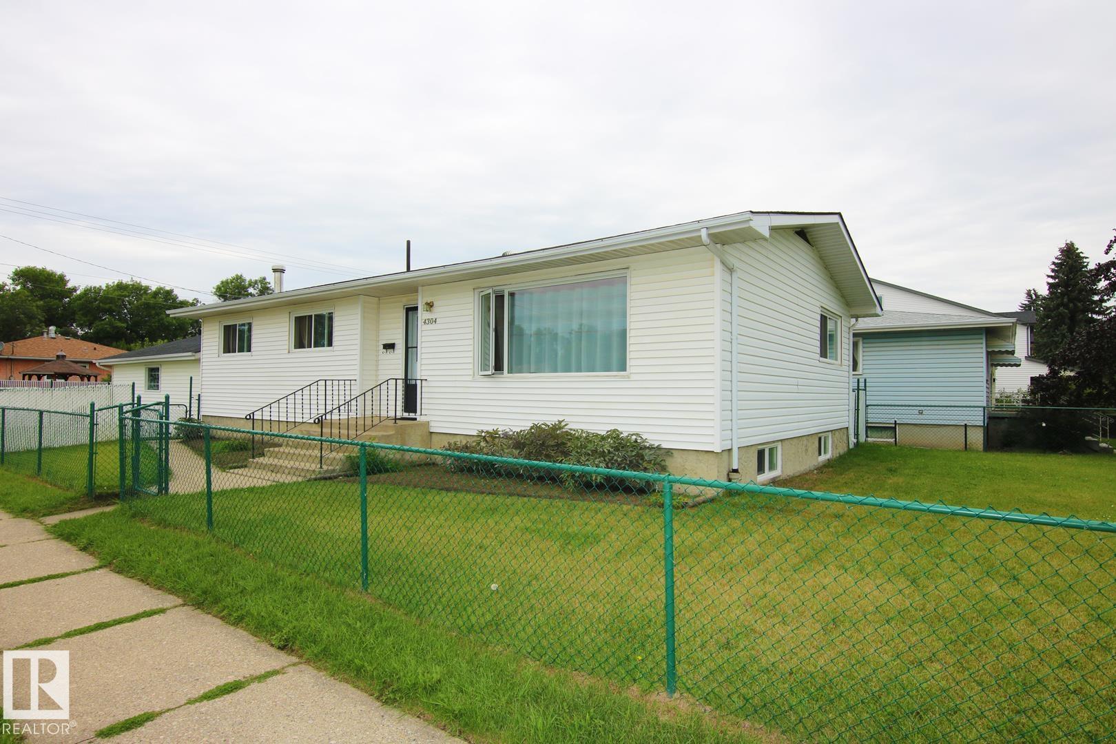 4304 121 Avenue NW, Beacon Heights, Edmonton 