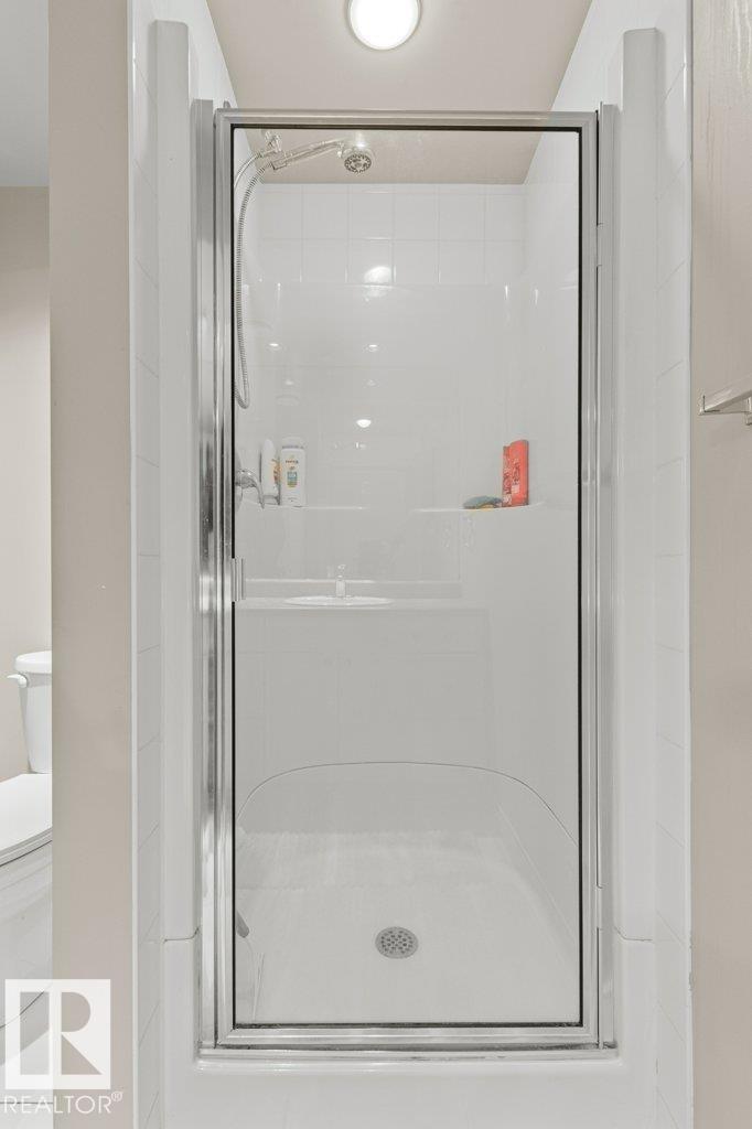 http://cdnparap120.paragonrels.com/ParagonImages/Property/p12/RAE/225366962/47/0/0/be4665e31c280af03a4f4110f4669a9c/1/90057961ae13766ff994495d2363c57a/225366962-d9390319-4fb4-456d-902e-3fc1937dd4e9.JPG