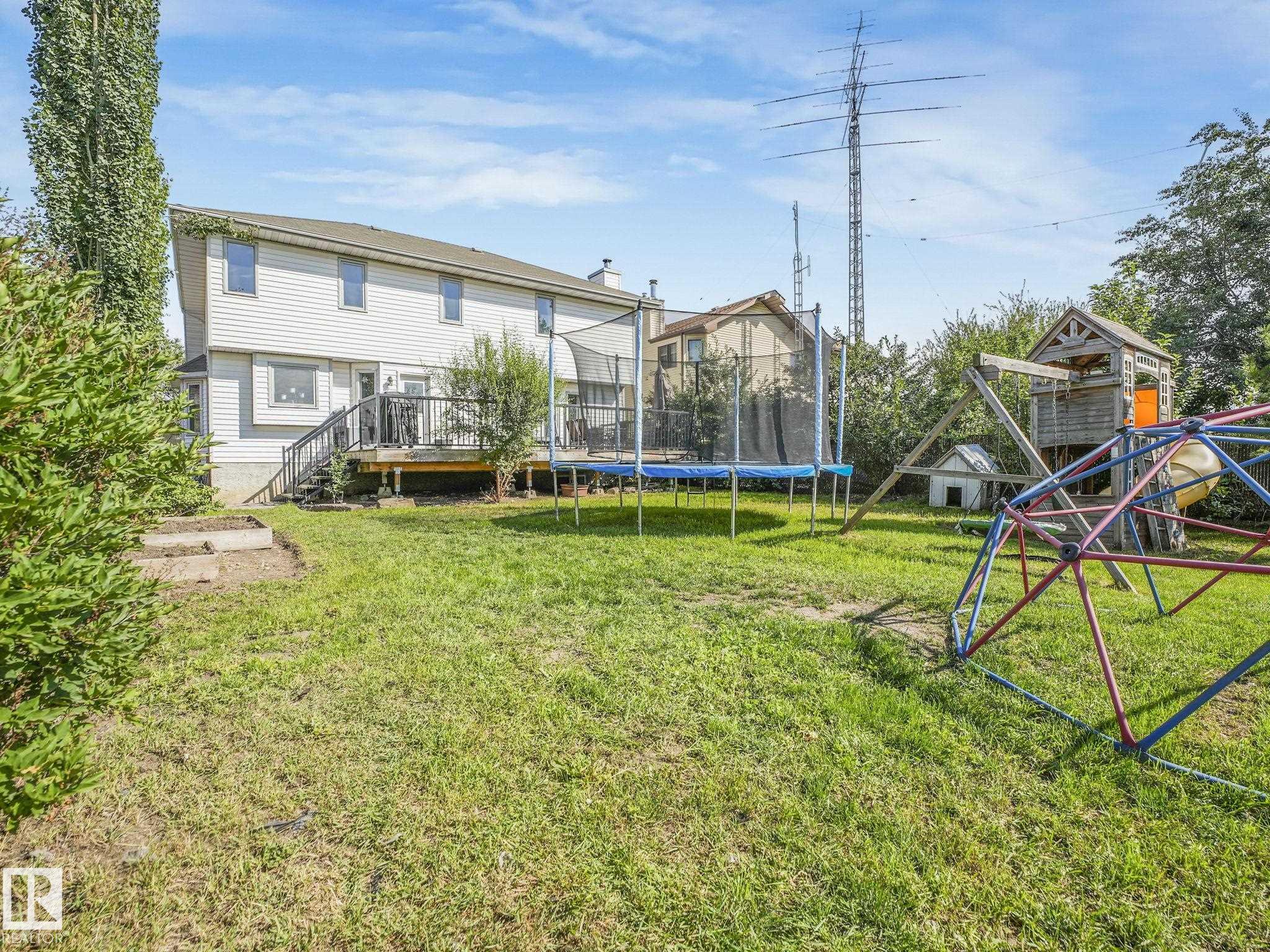 Photo 2 at 1764 49a Street NW, Pollard Meadows, Edmonton
