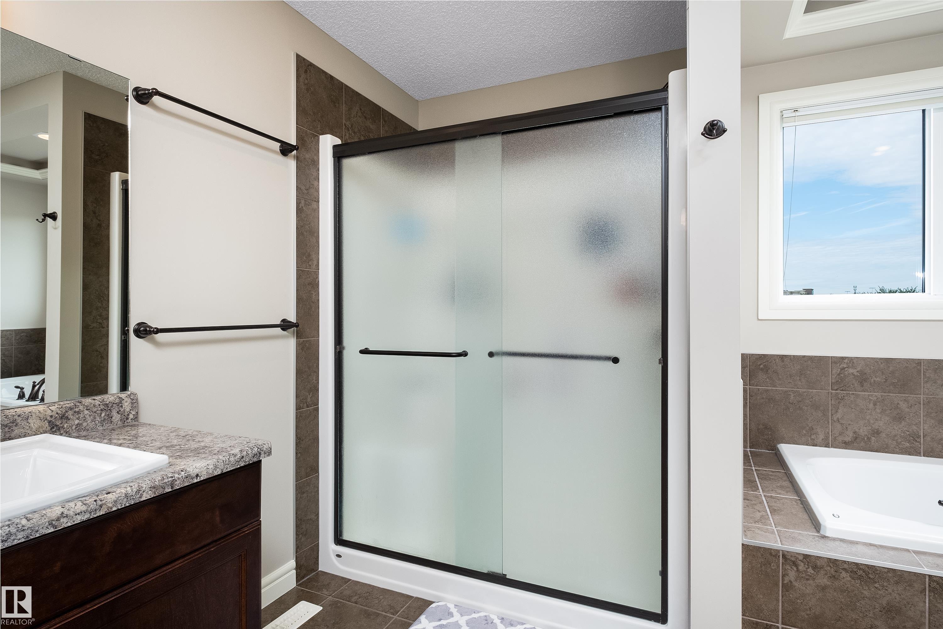 Photo 31 at 13 Meadowlink Gate, McLaughlin, Spruce Grove