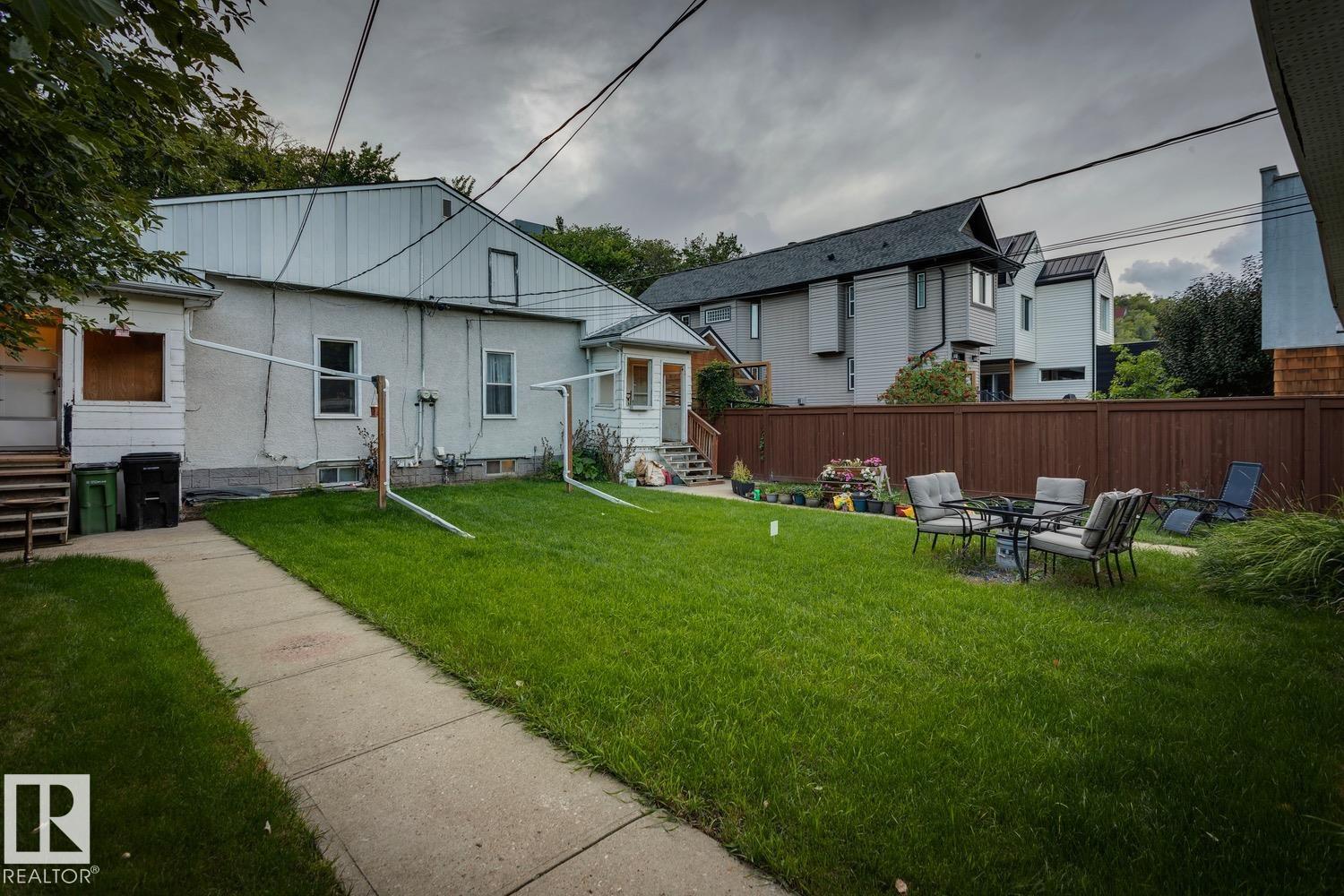 Photo 10 at 10183/81 92 Street NW, Riverdale, Edmonton