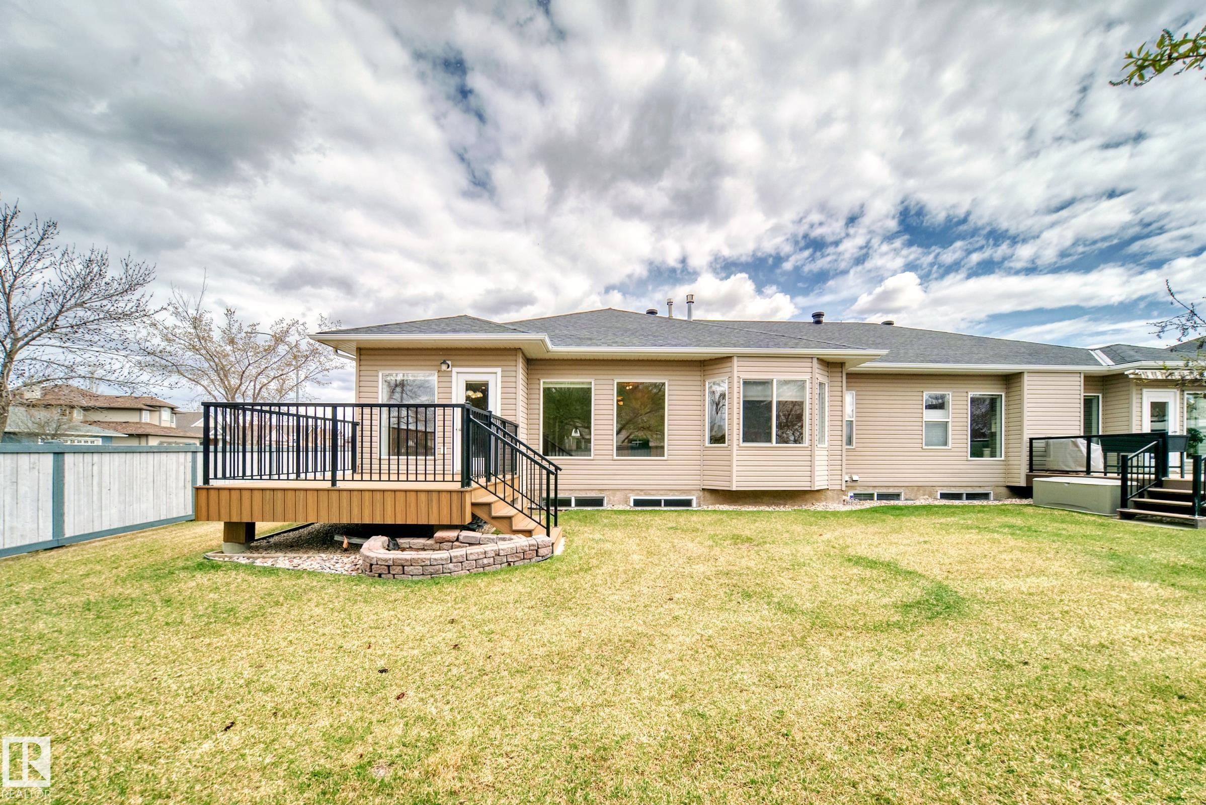 Photo 32 at 1 Longview Crescent, Stoneshire, Spruce Grove