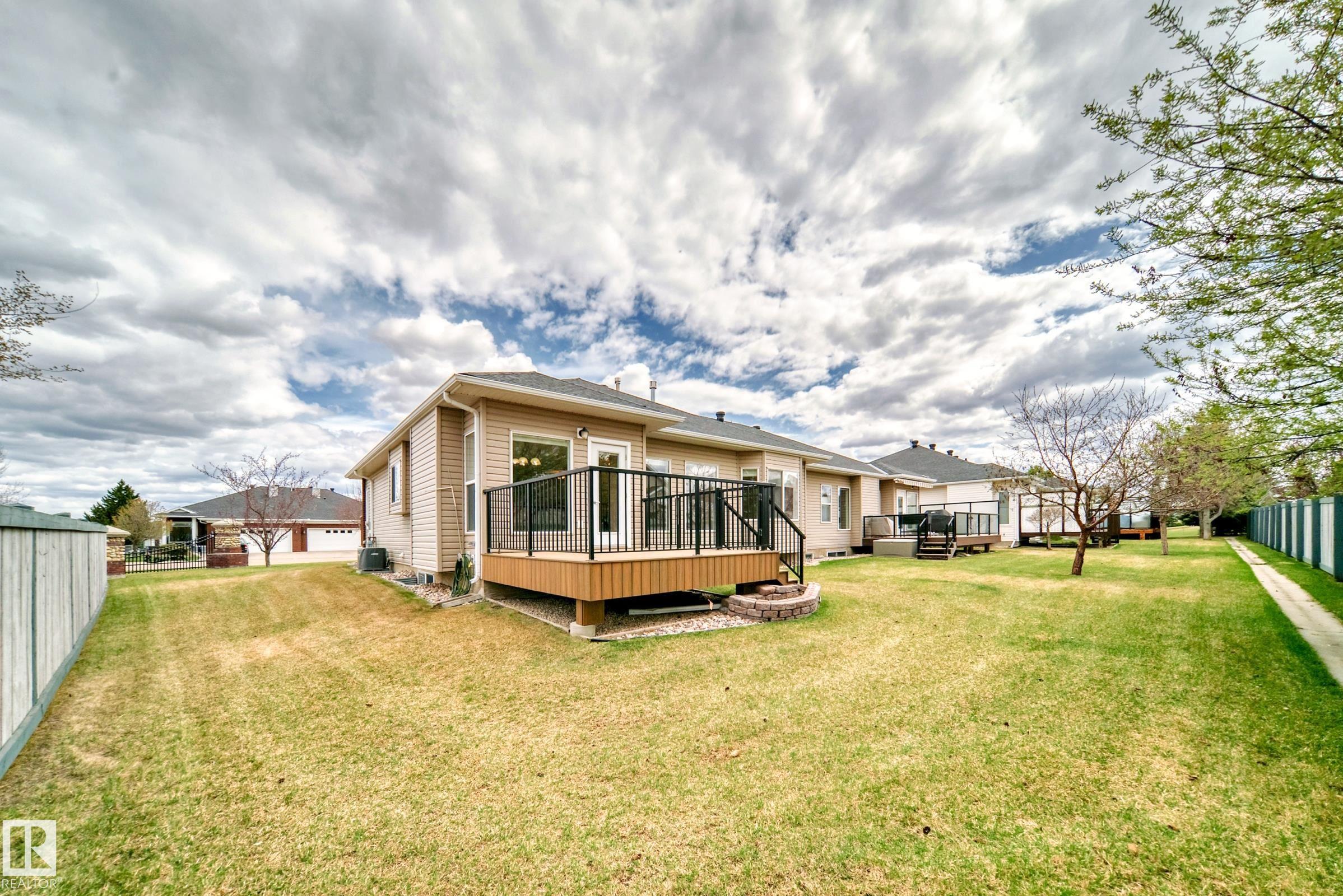 Photo 33 at 1 Longview Crescent, Stoneshire, Spruce Grove