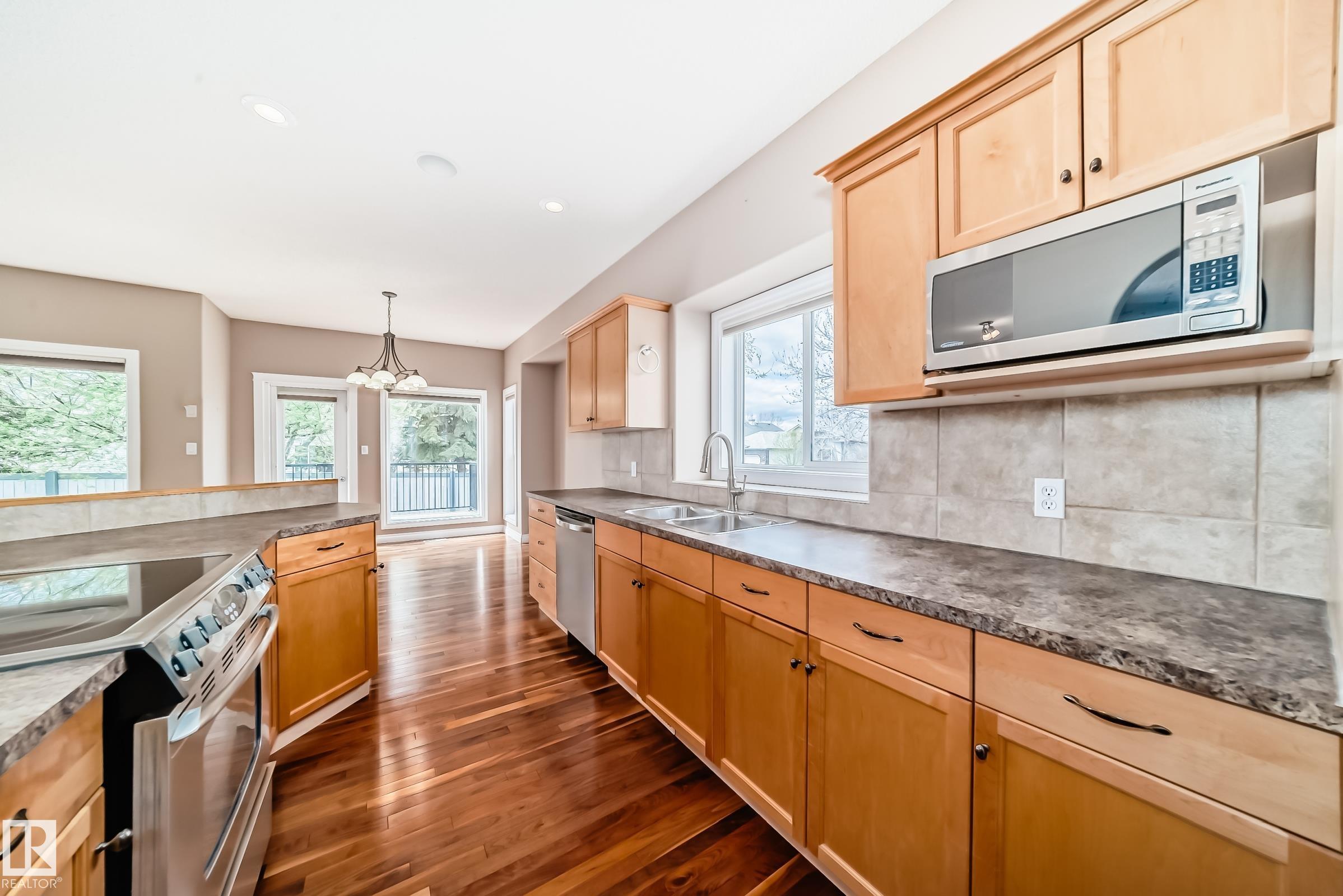 Photo 10 at 1 Longview Crescent, Stoneshire, Spruce Grove